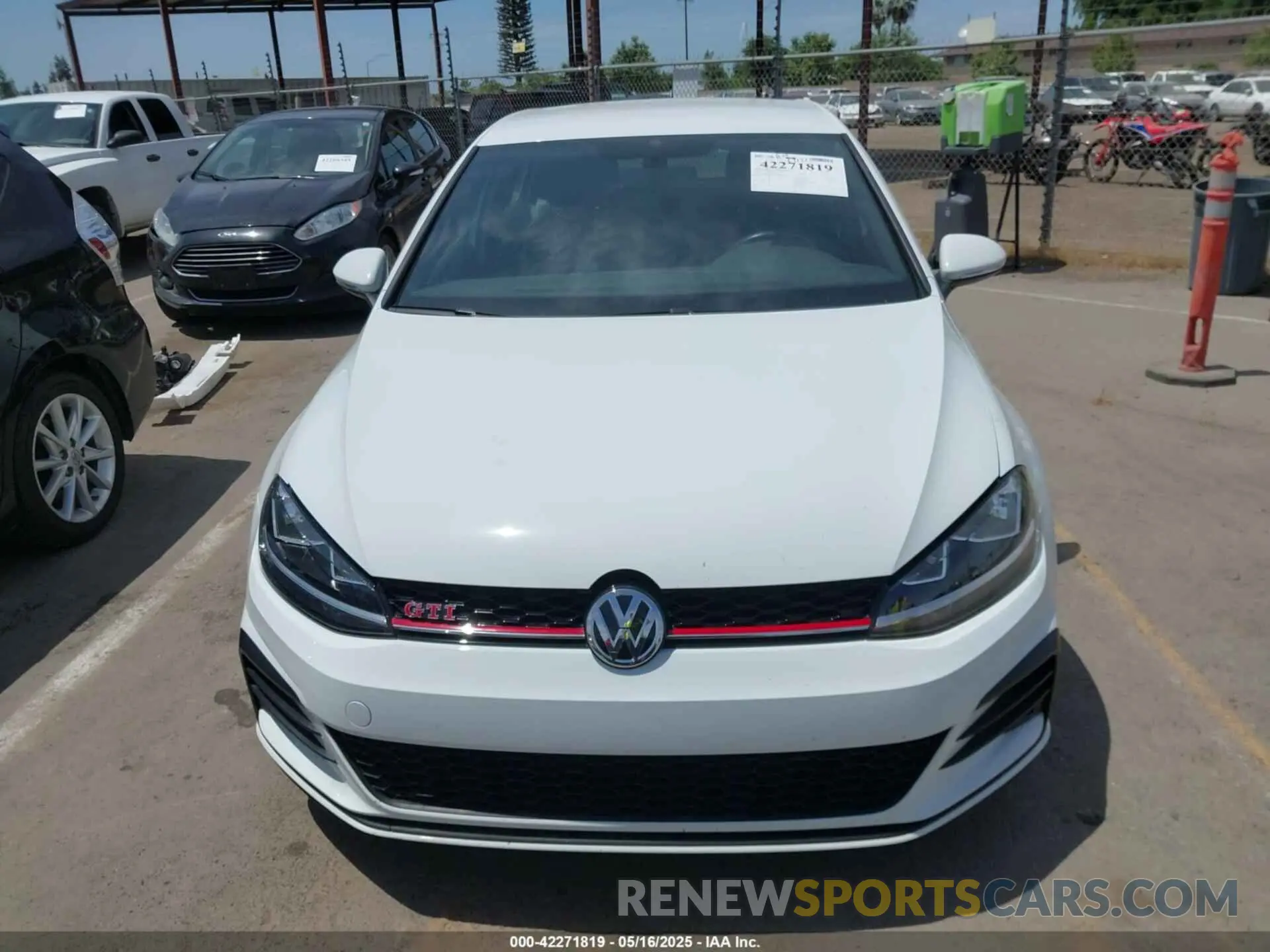 13 Photograph of a damaged car 3VW5T7AU6LM016466 VOLKSWAGEN GOLF GTI 2020