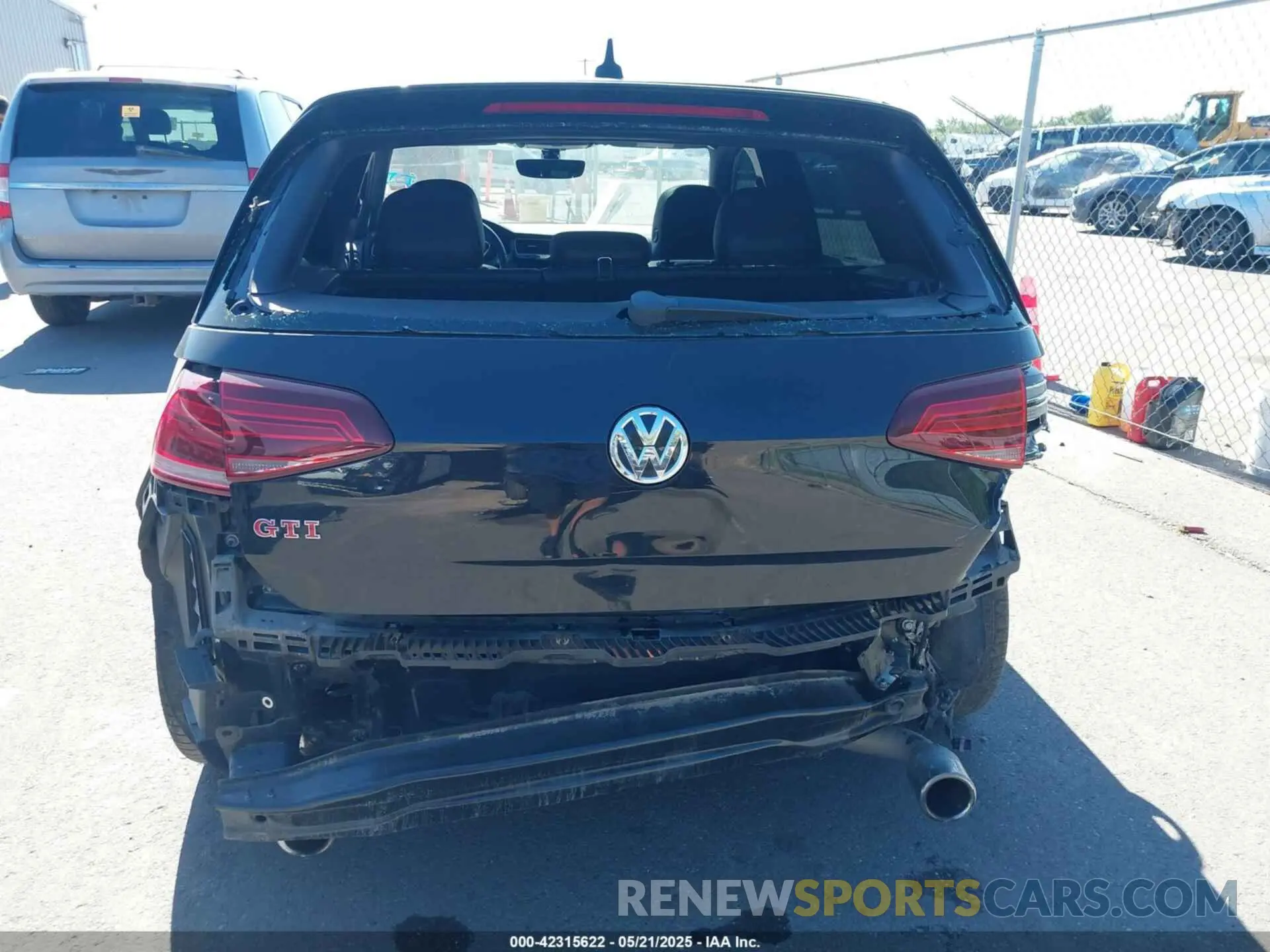 16 Photograph of a damaged car 3VW6T7AU1LM016606 VOLKSWAGEN GOLF GTI 2020