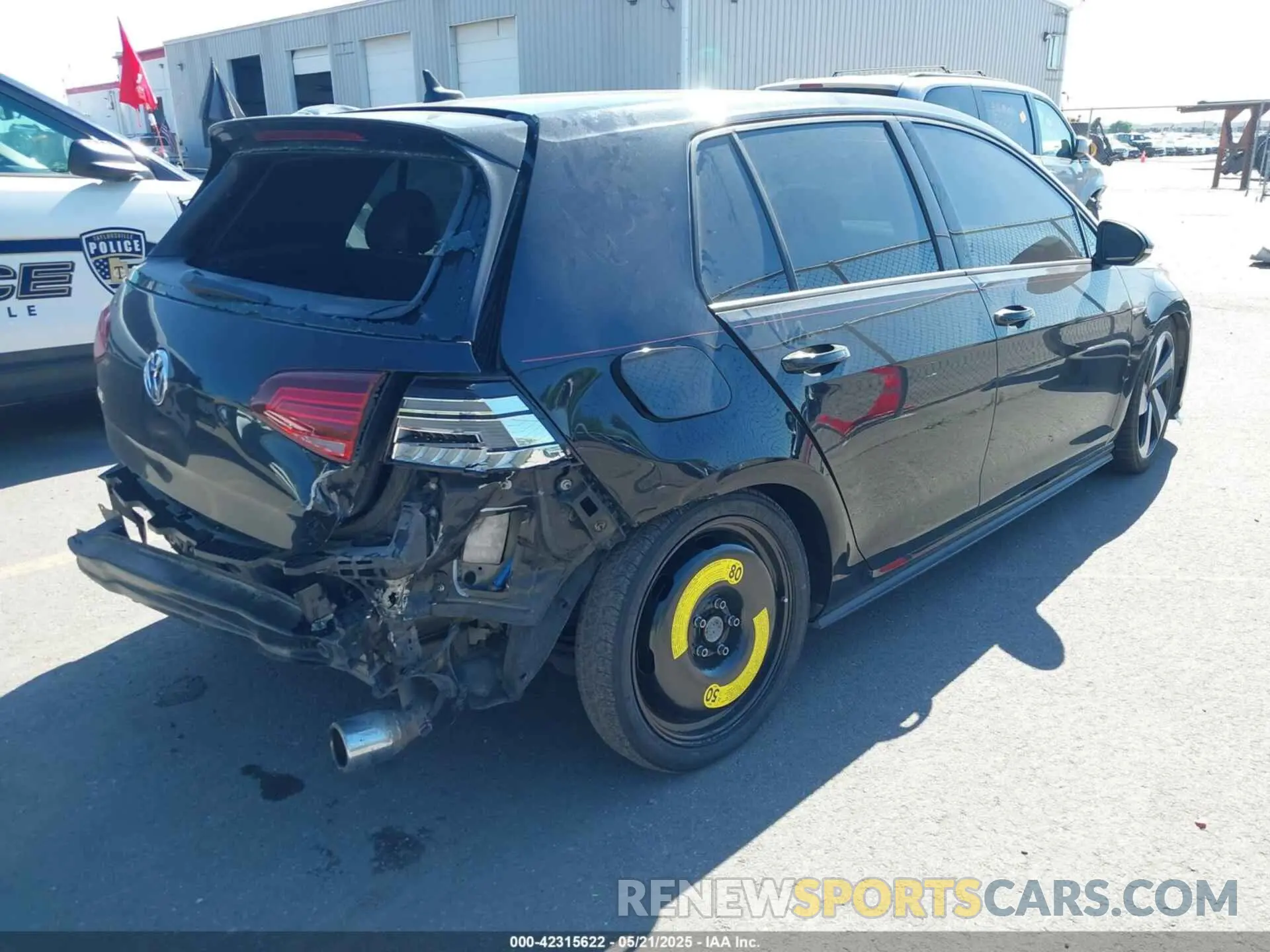 4 Photograph of a damaged car 3VW6T7AU1LM016606 VOLKSWAGEN GOLF GTI 2020