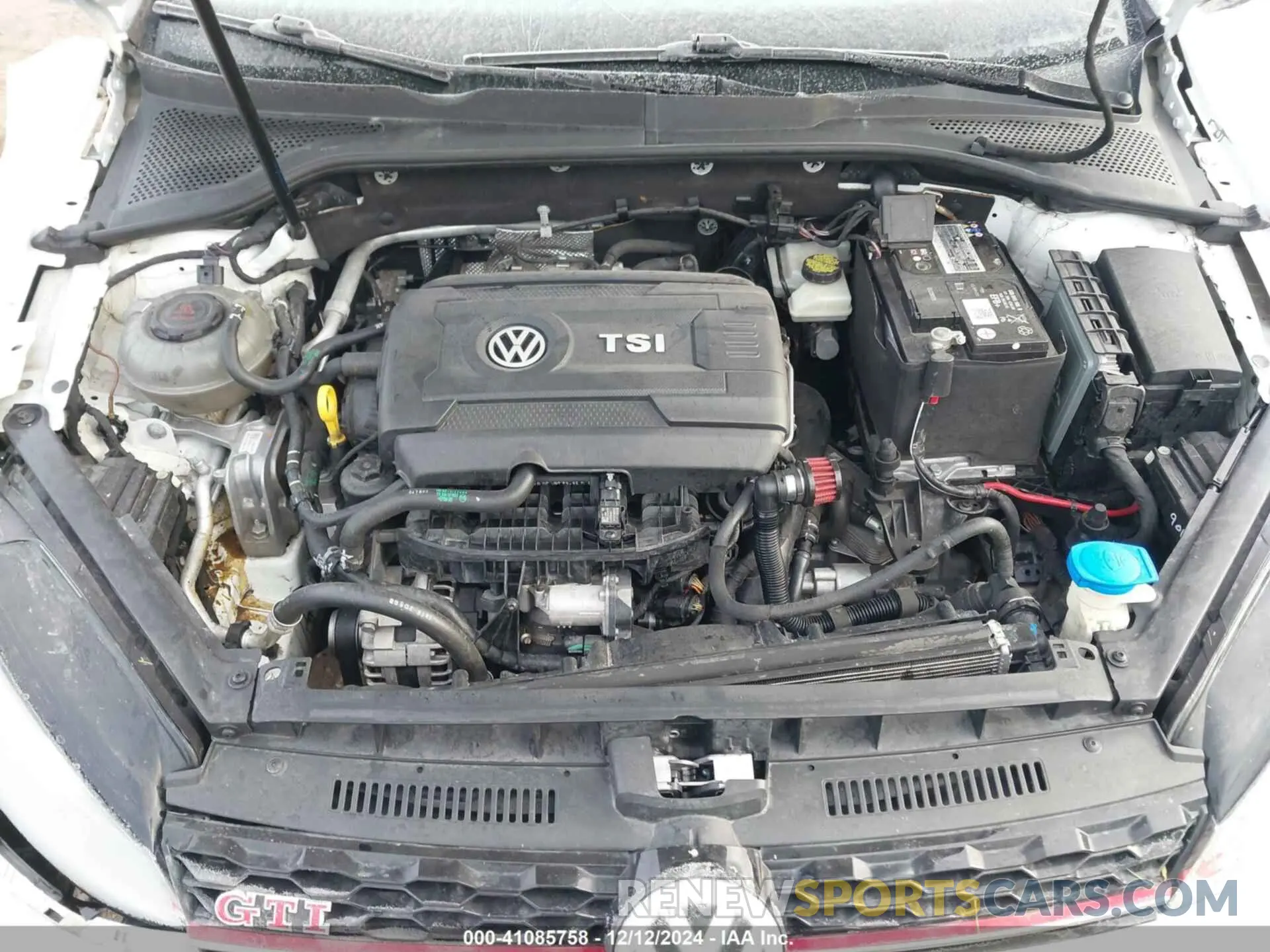 10 Photograph of a damaged car 3VW6T7AU4LM013649 VOLKSWAGEN GOLF GTI 2020