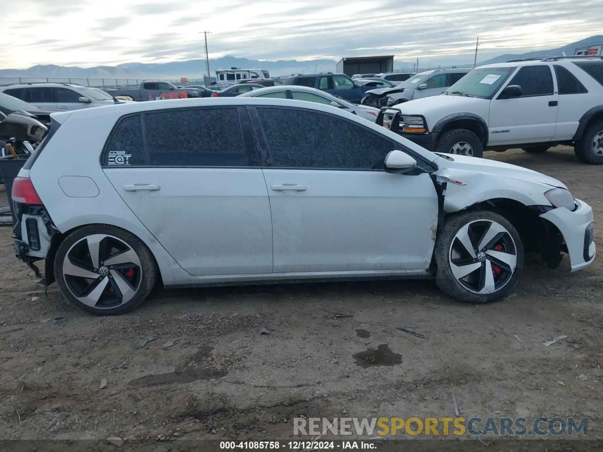 14 Photograph of a damaged car 3VW6T7AU4LM013649 VOLKSWAGEN GOLF GTI 2020