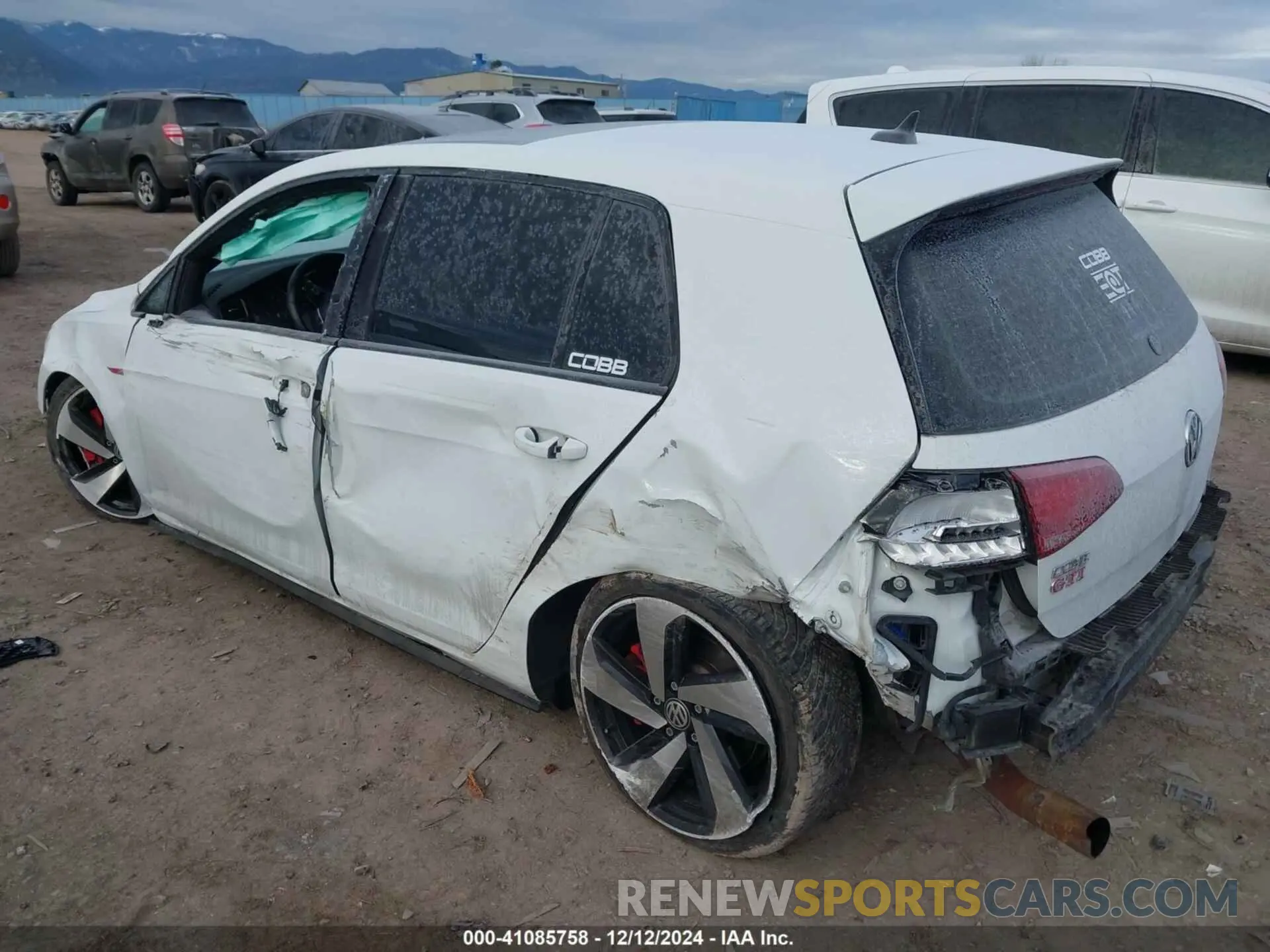 3 Photograph of a damaged car 3VW6T7AU4LM013649 VOLKSWAGEN GOLF GTI 2020