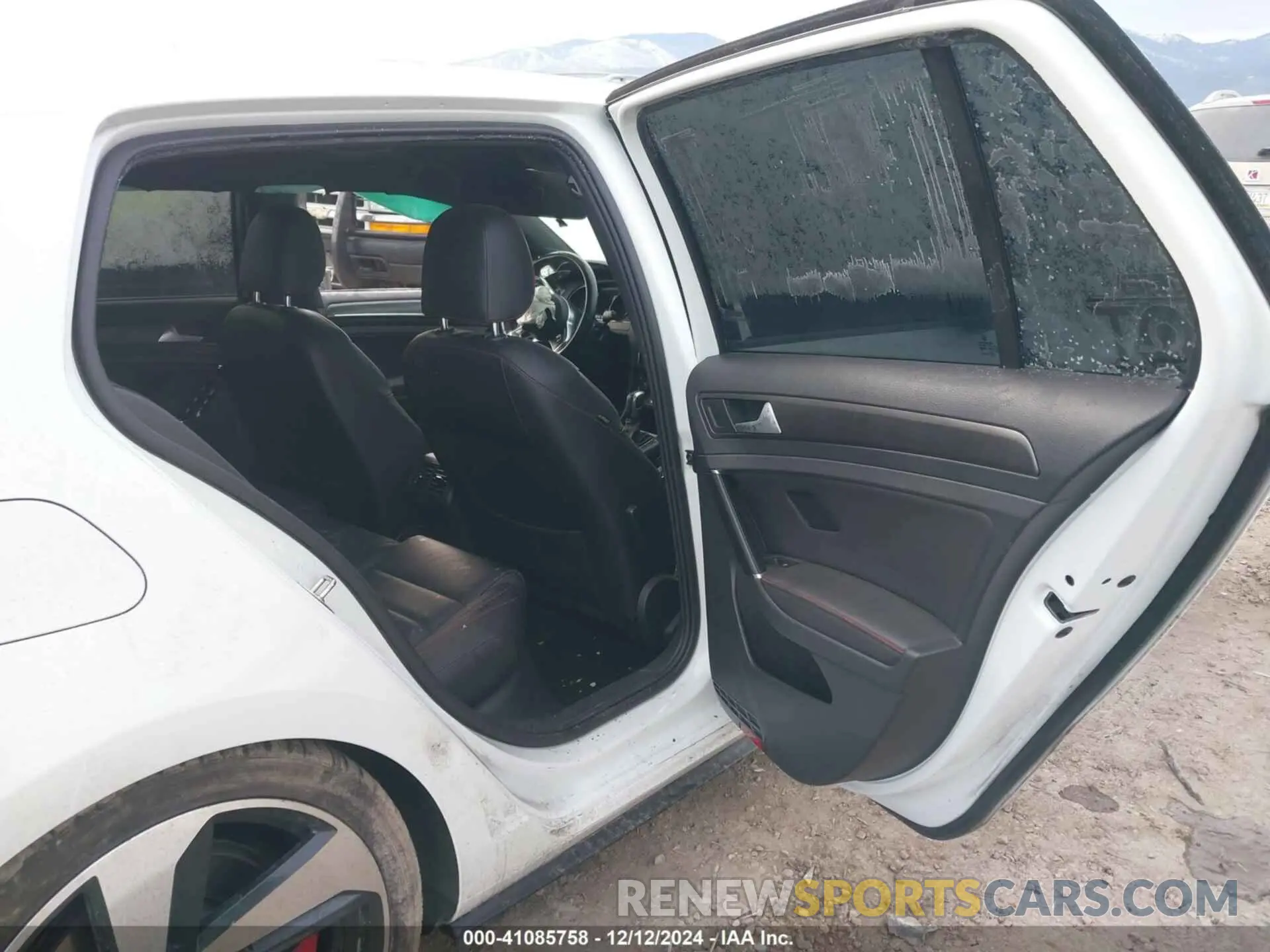 8 Photograph of a damaged car 3VW6T7AU4LM013649 VOLKSWAGEN GOLF GTI 2020
