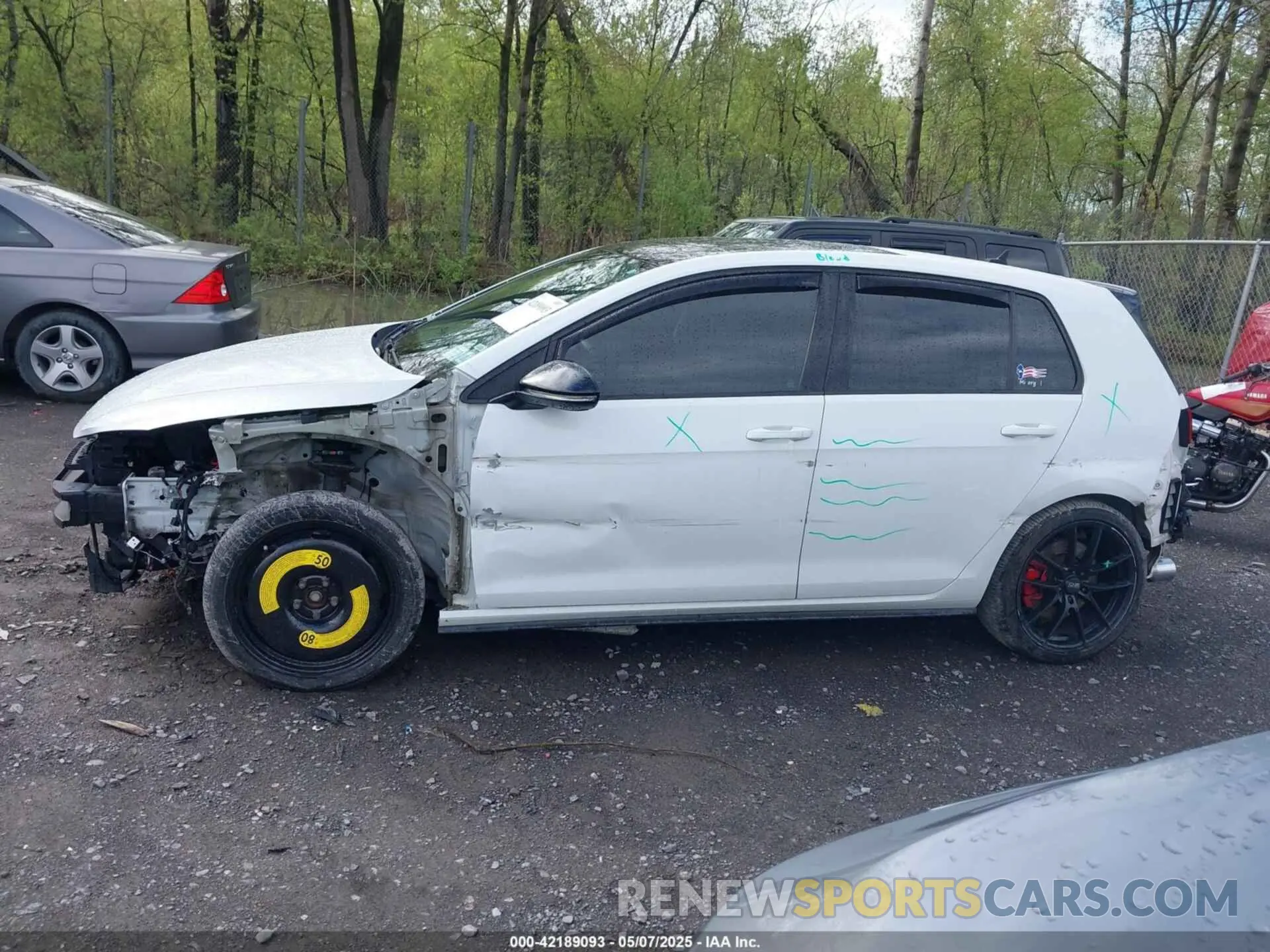 14 Photograph of a damaged car 3VW5T7AU2MM001366 VOLKSWAGEN GOLF GTI 2021