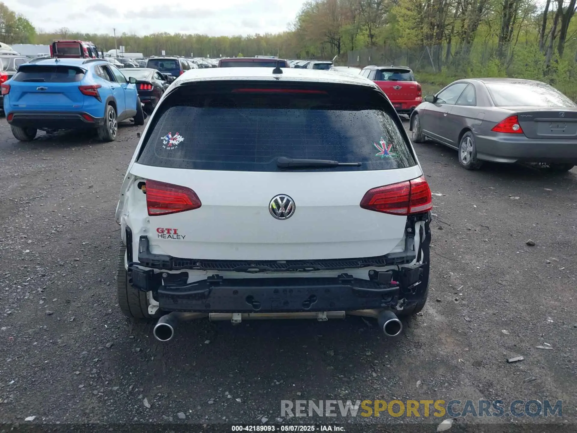 16 Photograph of a damaged car 3VW5T7AU2MM001366 VOLKSWAGEN GOLF GTI 2021