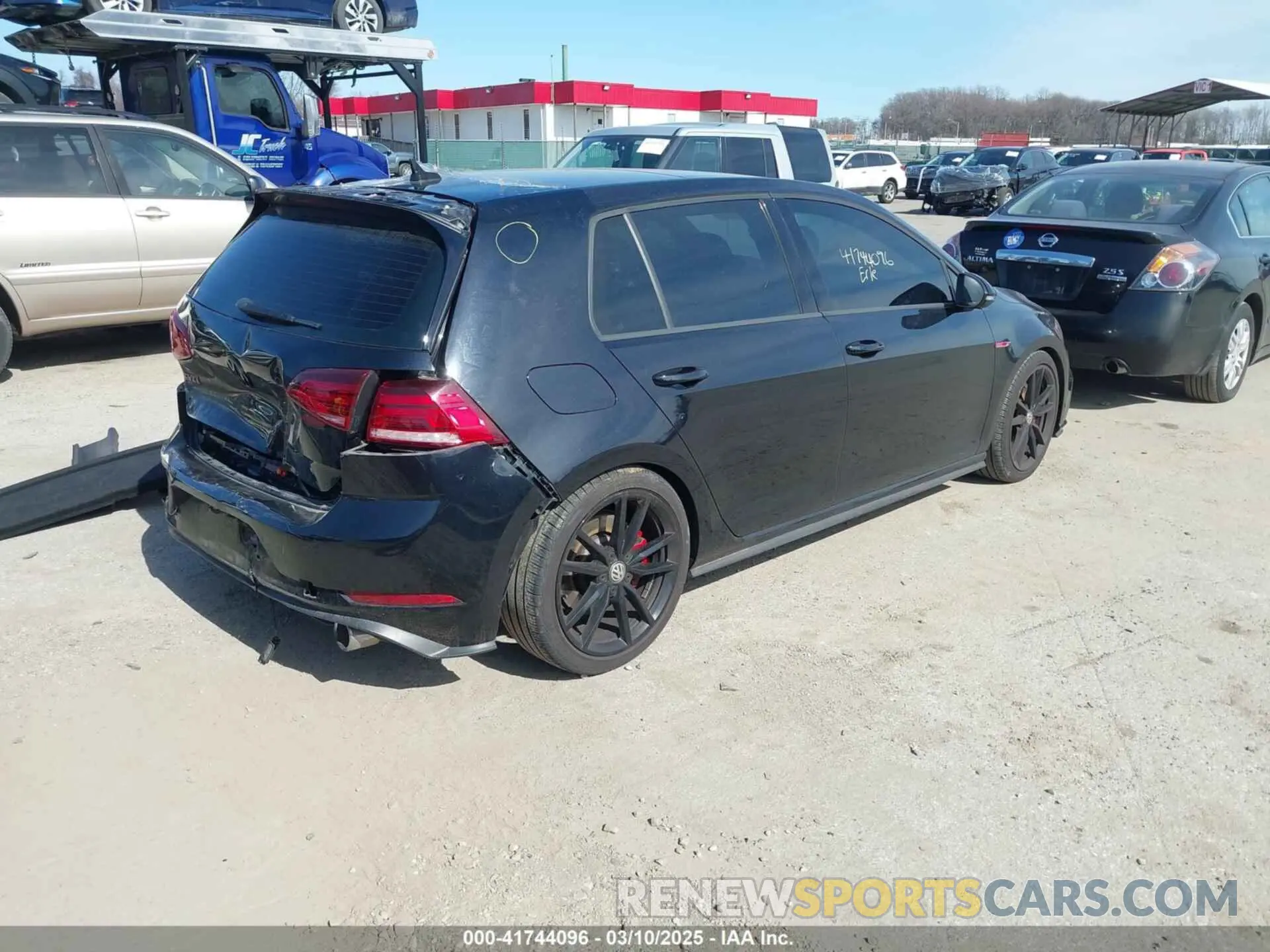 4 Photograph of a damaged car 3VW5T7AU6MM009986 VOLKSWAGEN GOLF GTI 2021