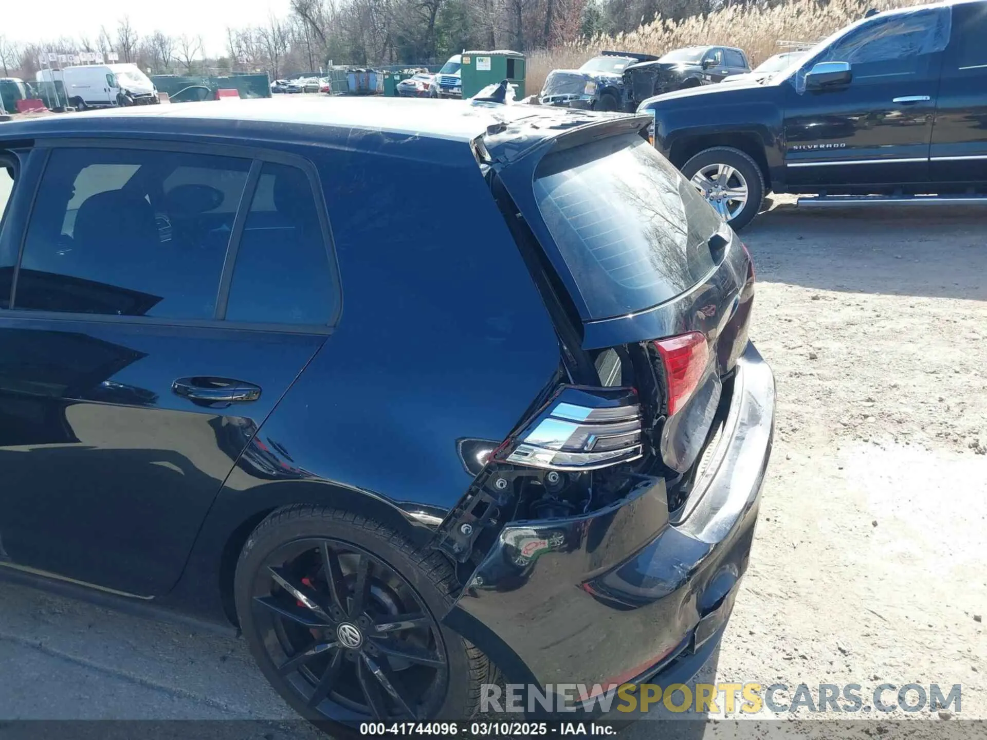 6 Photograph of a damaged car 3VW5T7AU6MM009986 VOLKSWAGEN GOLF GTI 2021