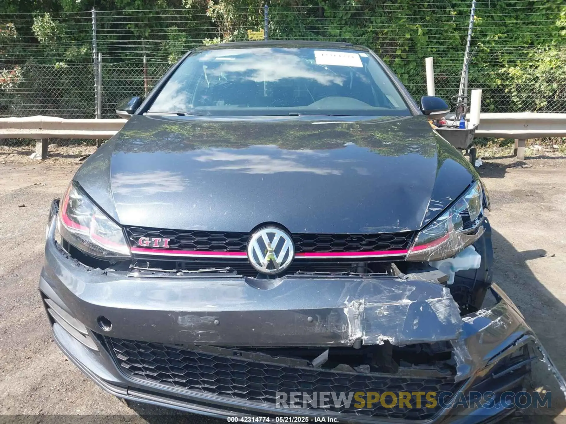 12 Photograph of a damaged car 3VW5T7AU9MM006872 VOLKSWAGEN GOLF GTI 2021