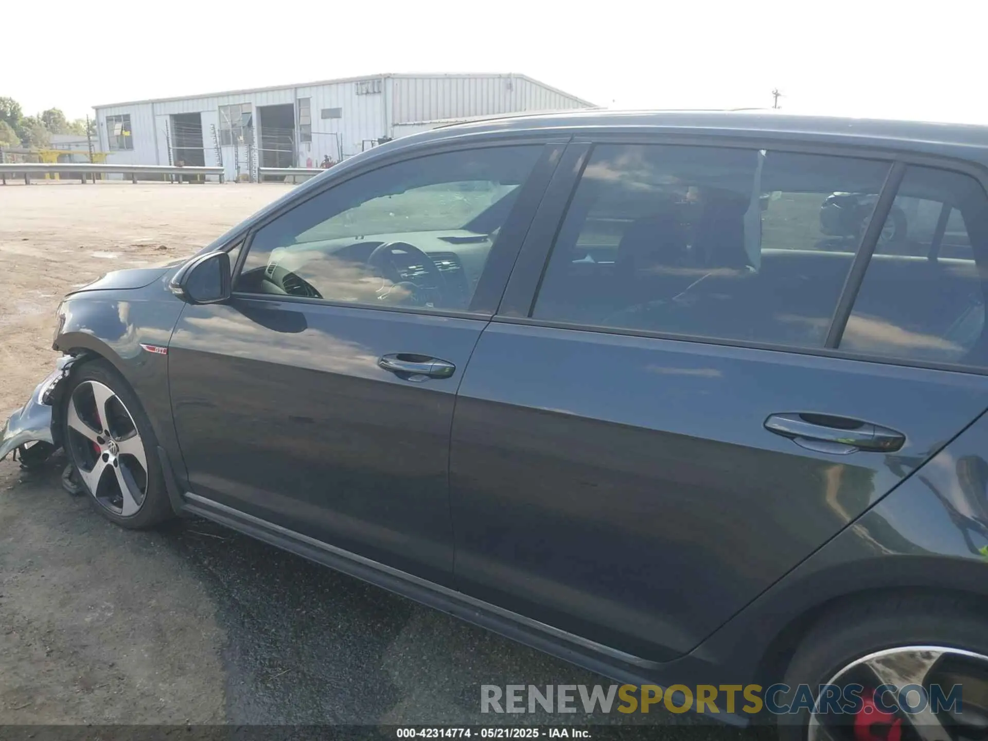 14 Photograph of a damaged car 3VW5T7AU9MM006872 VOLKSWAGEN GOLF GTI 2021