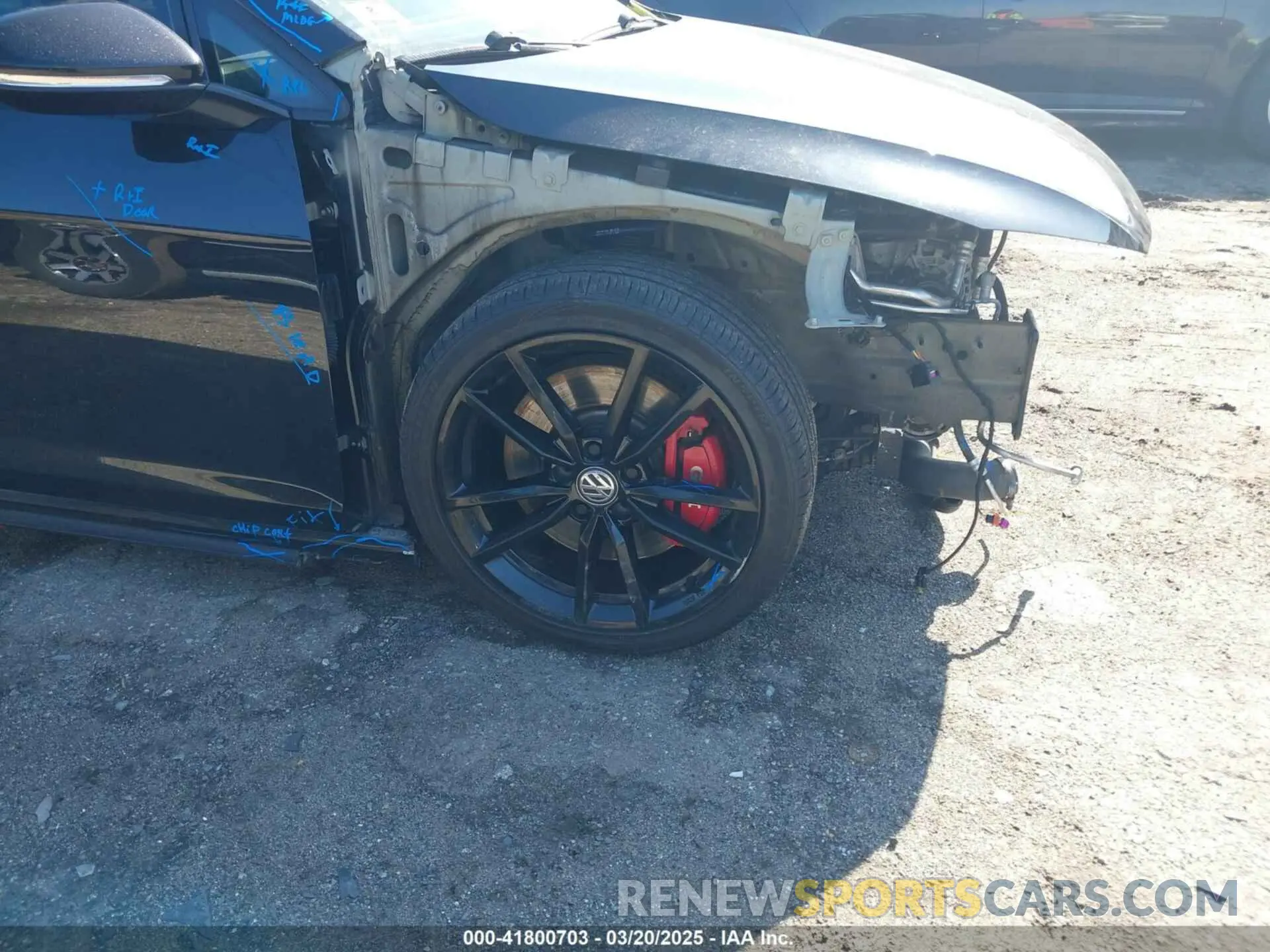 18 Photograph of a damaged car 3VW6T7AU1MM008104 VOLKSWAGEN GOLF GTI 2021