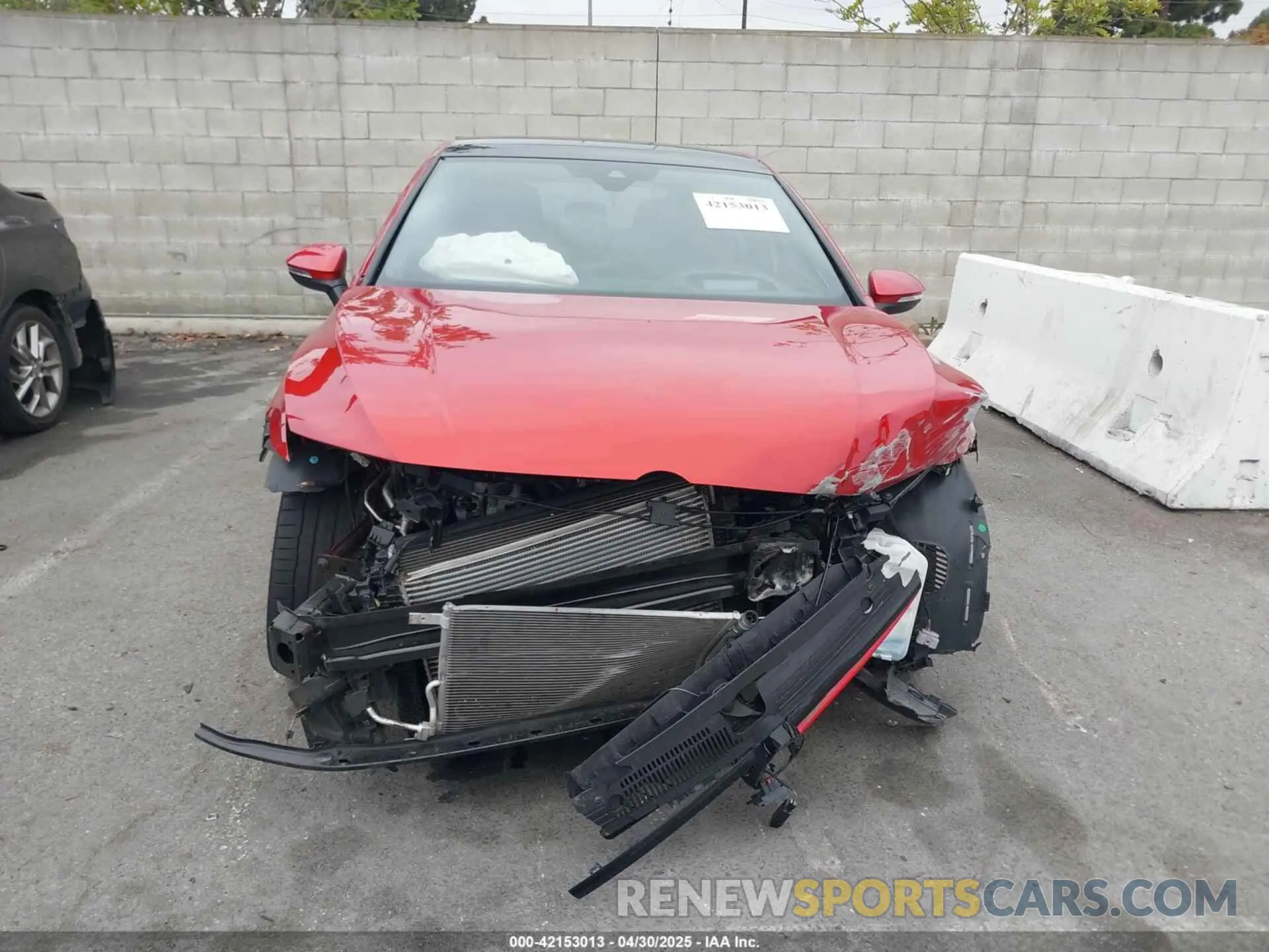 12 Photograph of a damaged car WVW587CD4NW121415 VOLKSWAGEN GOLF GTI 2022