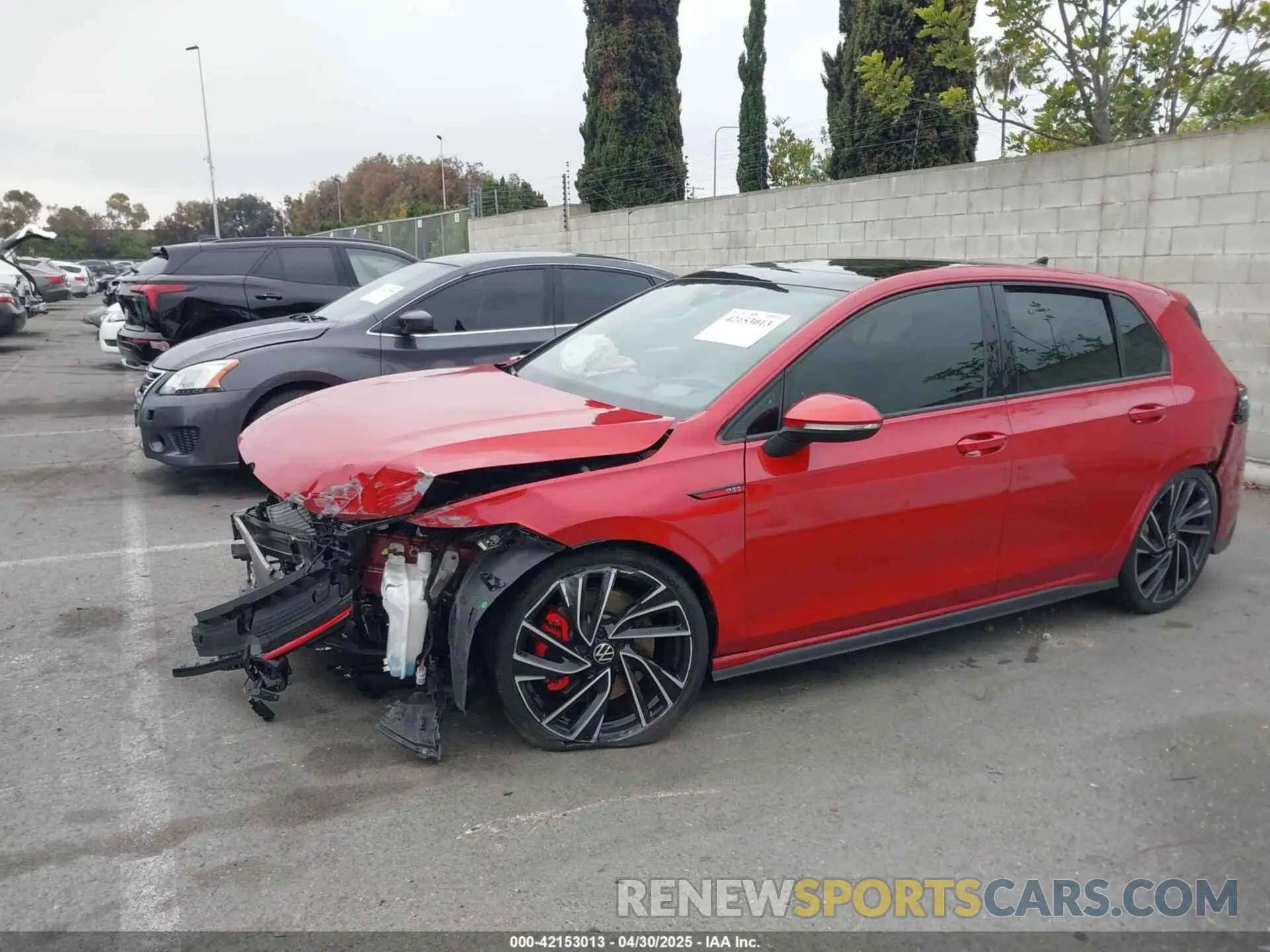 2 Photograph of a damaged car WVW587CD4NW121415 VOLKSWAGEN GOLF GTI 2022