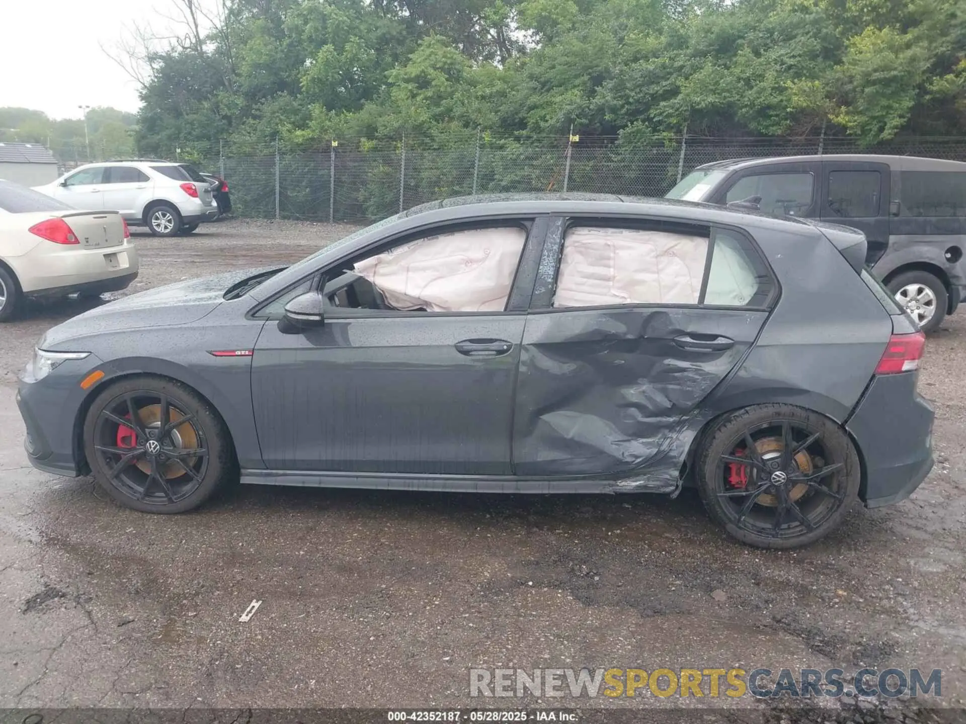 15 Photograph of a damaged car WVW2A7CD8RW232952 VOLKSWAGEN GOLF GTI 2024
