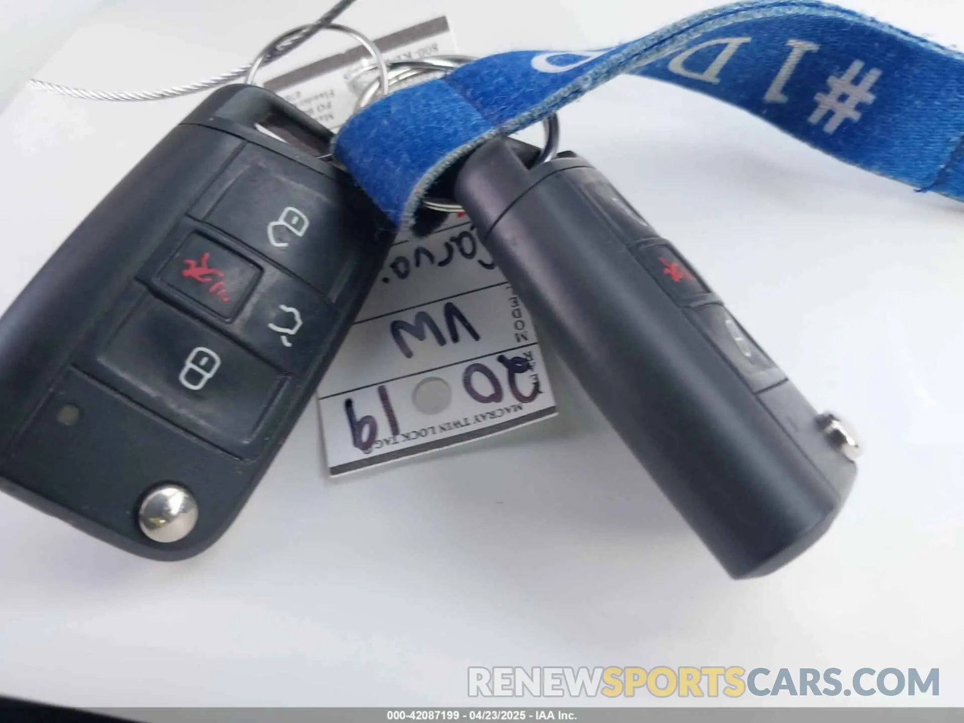 11 Photograph of a damaged car WVWWA7AU7KW209348 VOLKSWAGEN GOLF R 2019