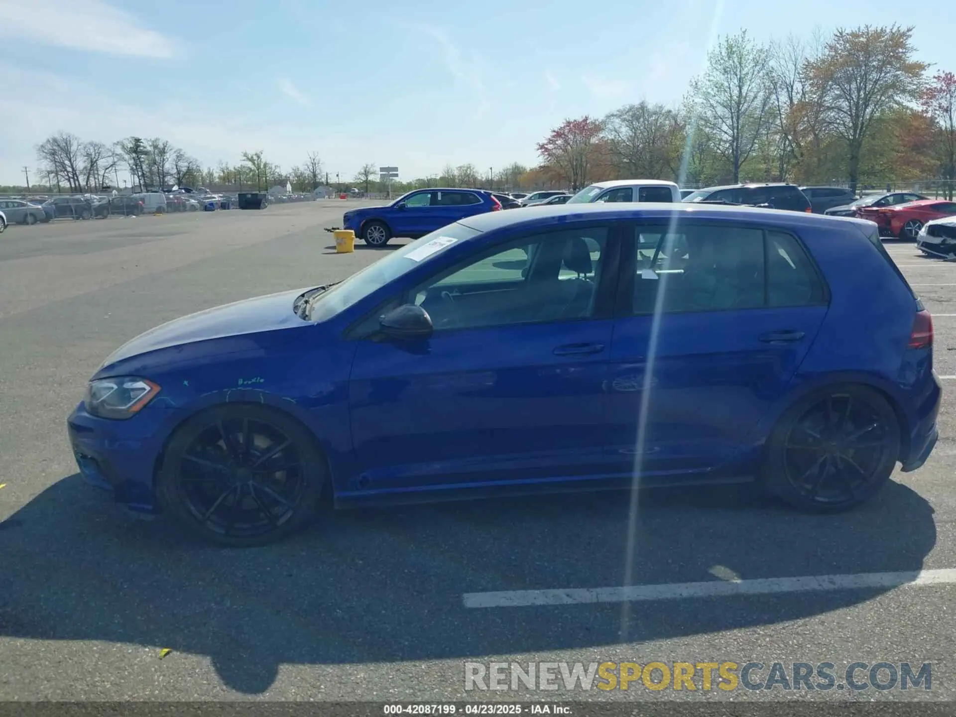 14 Photograph of a damaged car WVWWA7AU7KW209348 VOLKSWAGEN GOLF R 2019