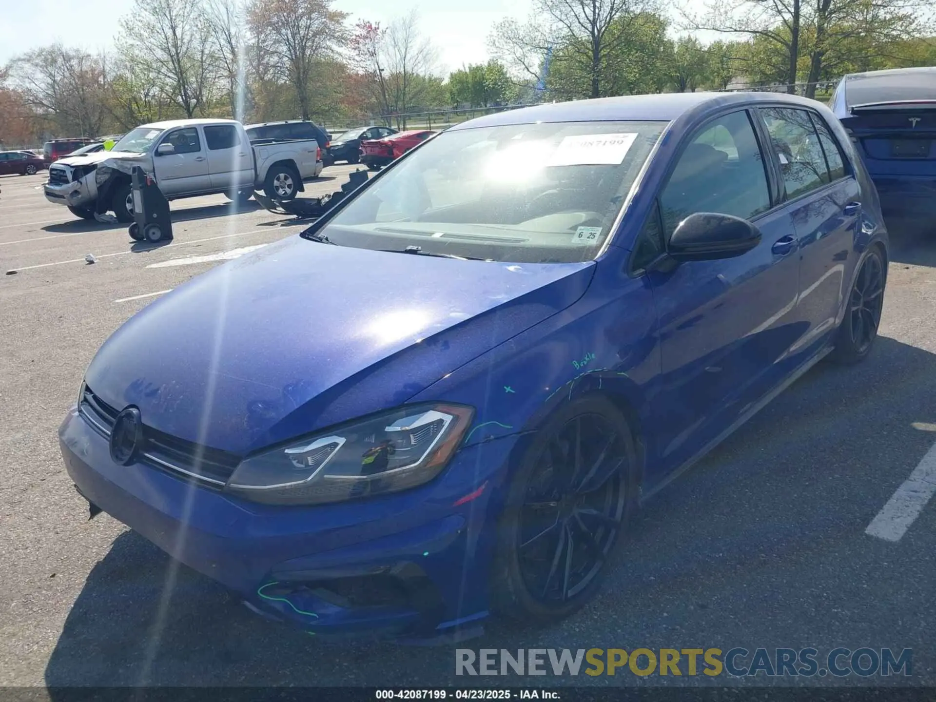 2 Photograph of a damaged car WVWWA7AU7KW209348 VOLKSWAGEN GOLF R 2019