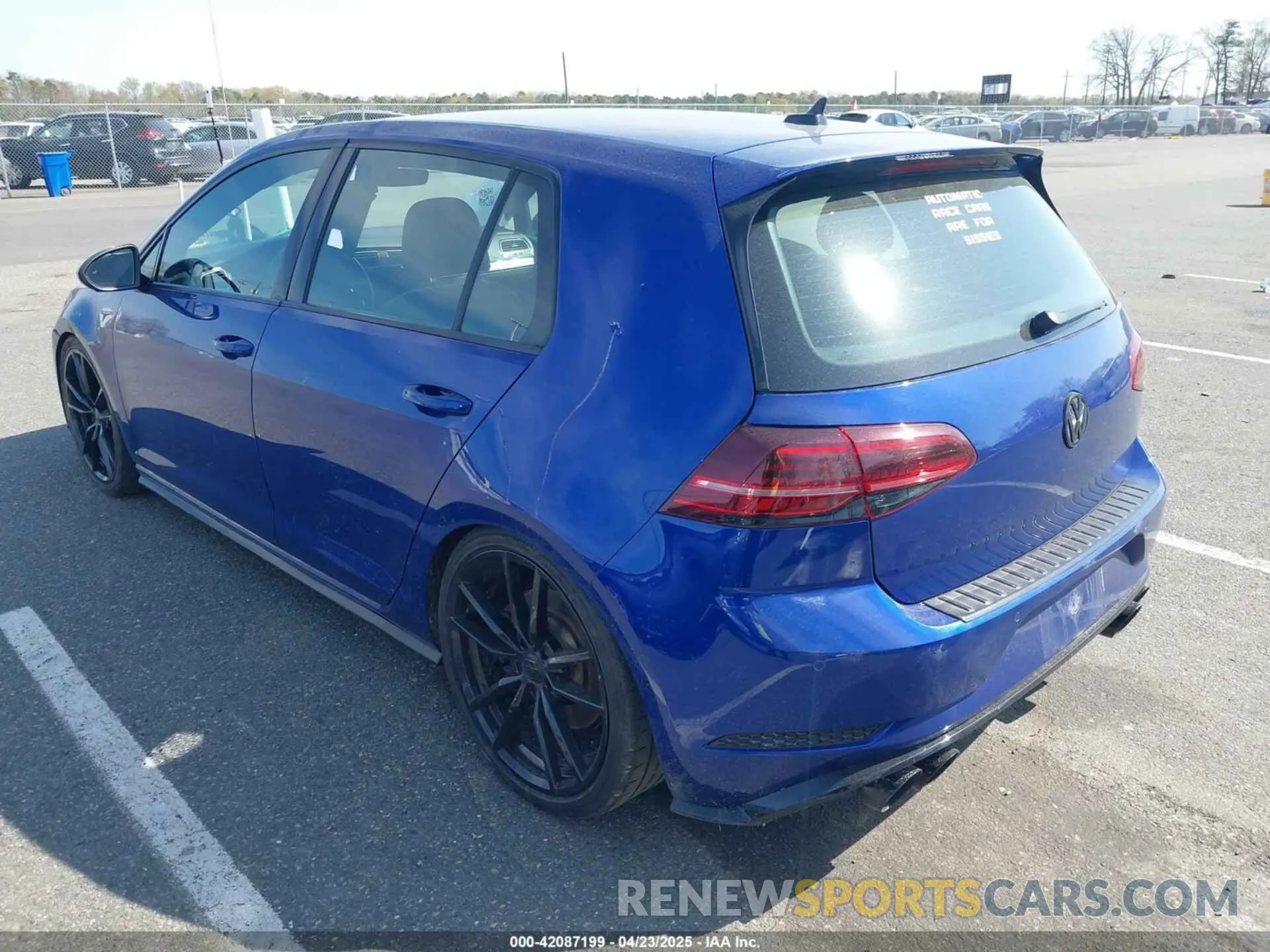 3 Photograph of a damaged car WVWWA7AU7KW209348 VOLKSWAGEN GOLF R 2019