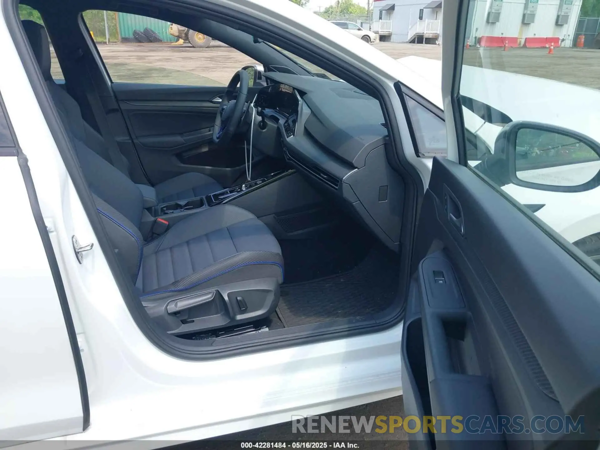 5 Photograph of a damaged car WVWEB7CD6RW231700 VOLKSWAGEN GOLF R 2024