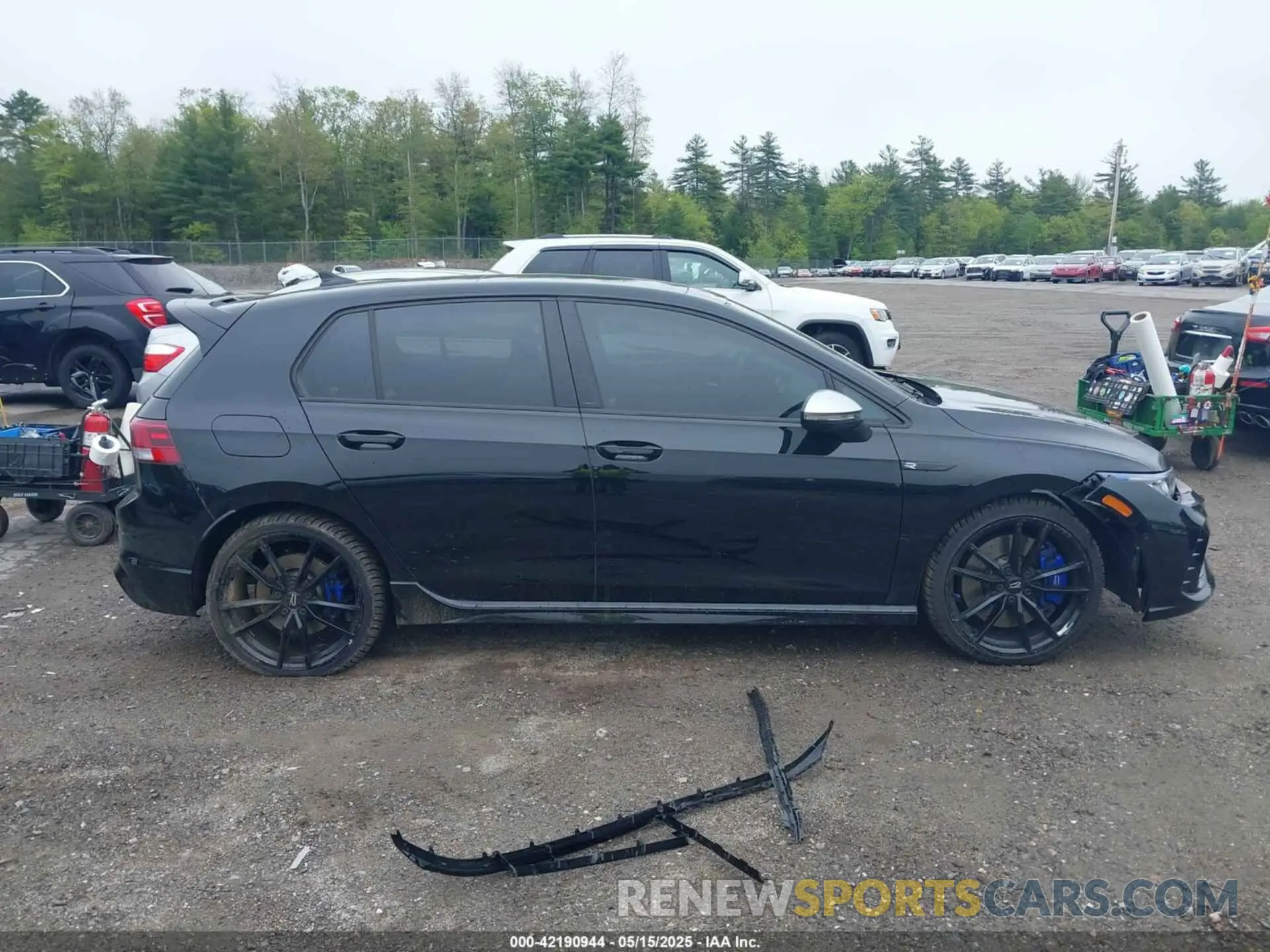 14 Photograph of a damaged car WVWFB7CD8RW225160 VOLKSWAGEN GOLF R 2024