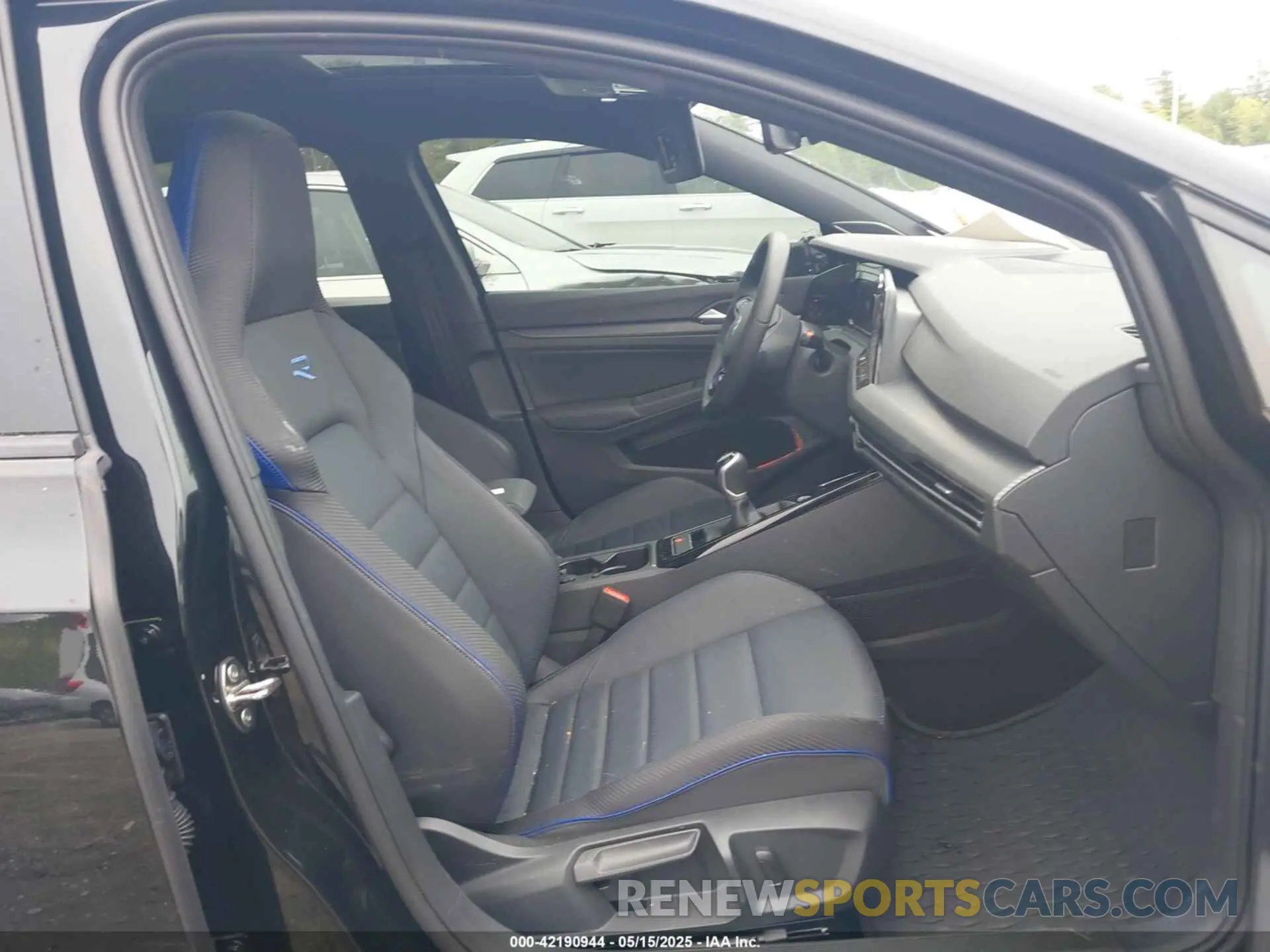 5 Photograph of a damaged car WVWFB7CD8RW225160 VOLKSWAGEN GOLF R 2024