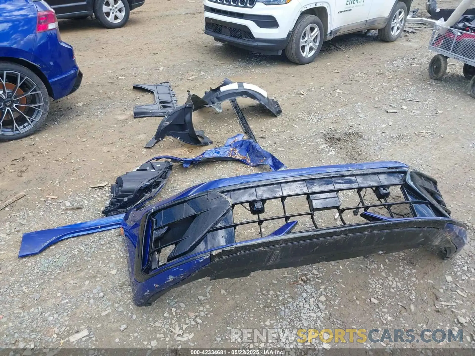 12 Photograph of a damaged car WVWJB7CD1SW207566 VOLKSWAGEN GOLF R 2025