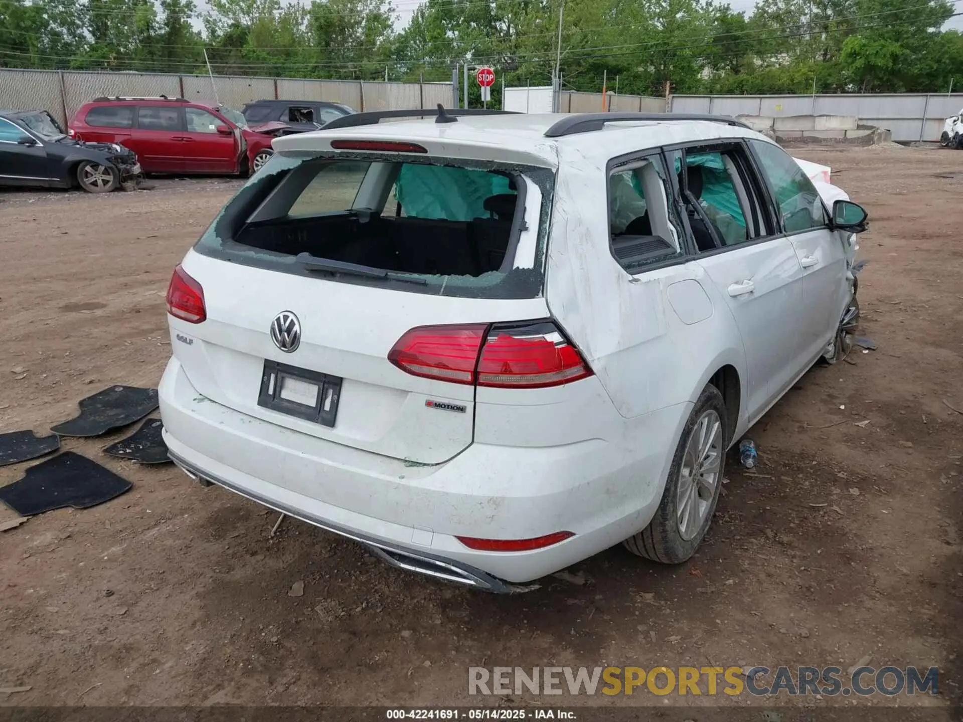 4 Photograph of a damaged car 3VW117AUXKM508467 VOLKSWAGEN GOLF SPORTWAGEN 2019