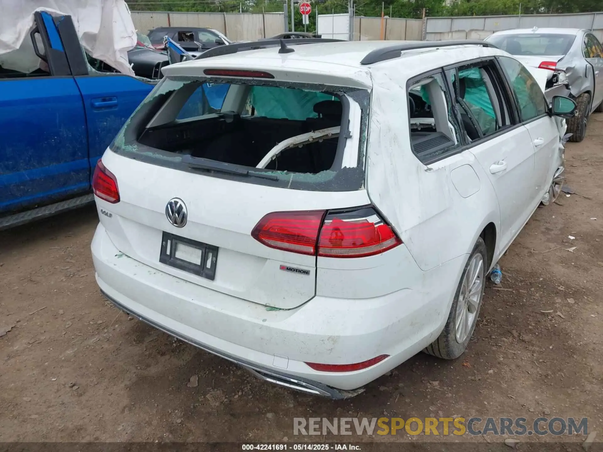 6 Photograph of a damaged car 3VW117AUXKM508467 VOLKSWAGEN GOLF SPORTWAGEN 2019