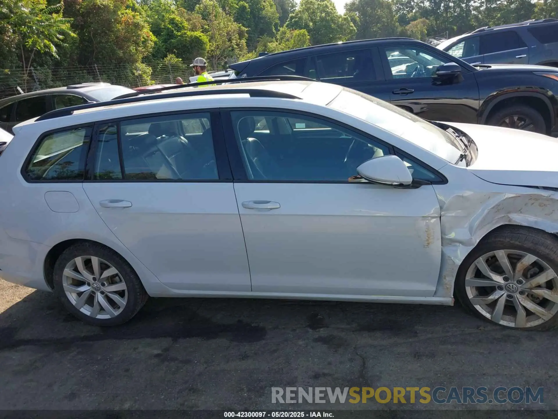 13 Photograph of a damaged car 3VWY57AU3KM515165 VOLKSWAGEN GOLF SPORTWAGEN 2019