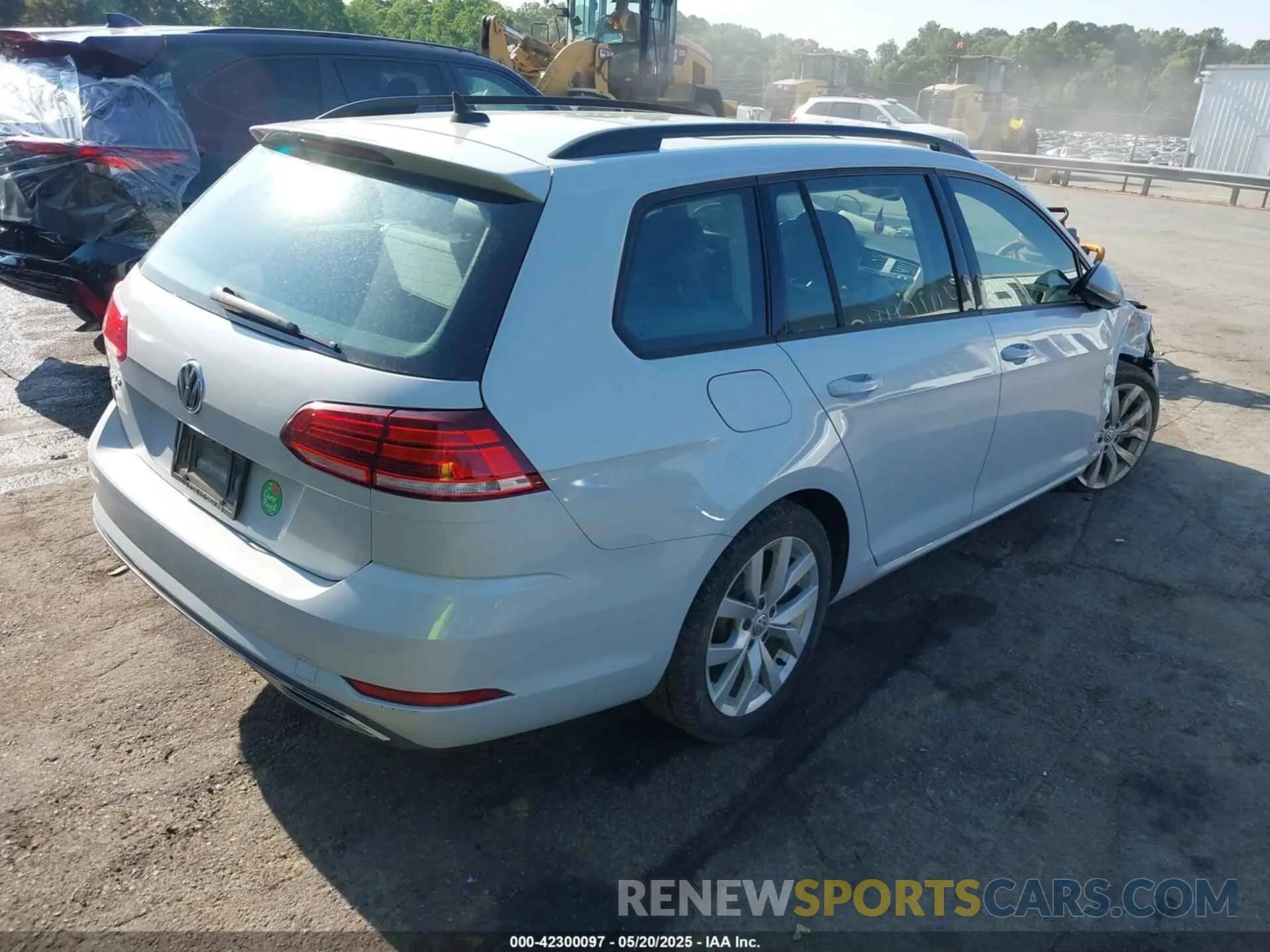 4 Photograph of a damaged car 3VWY57AU3KM515165 VOLKSWAGEN GOLF SPORTWAGEN 2019