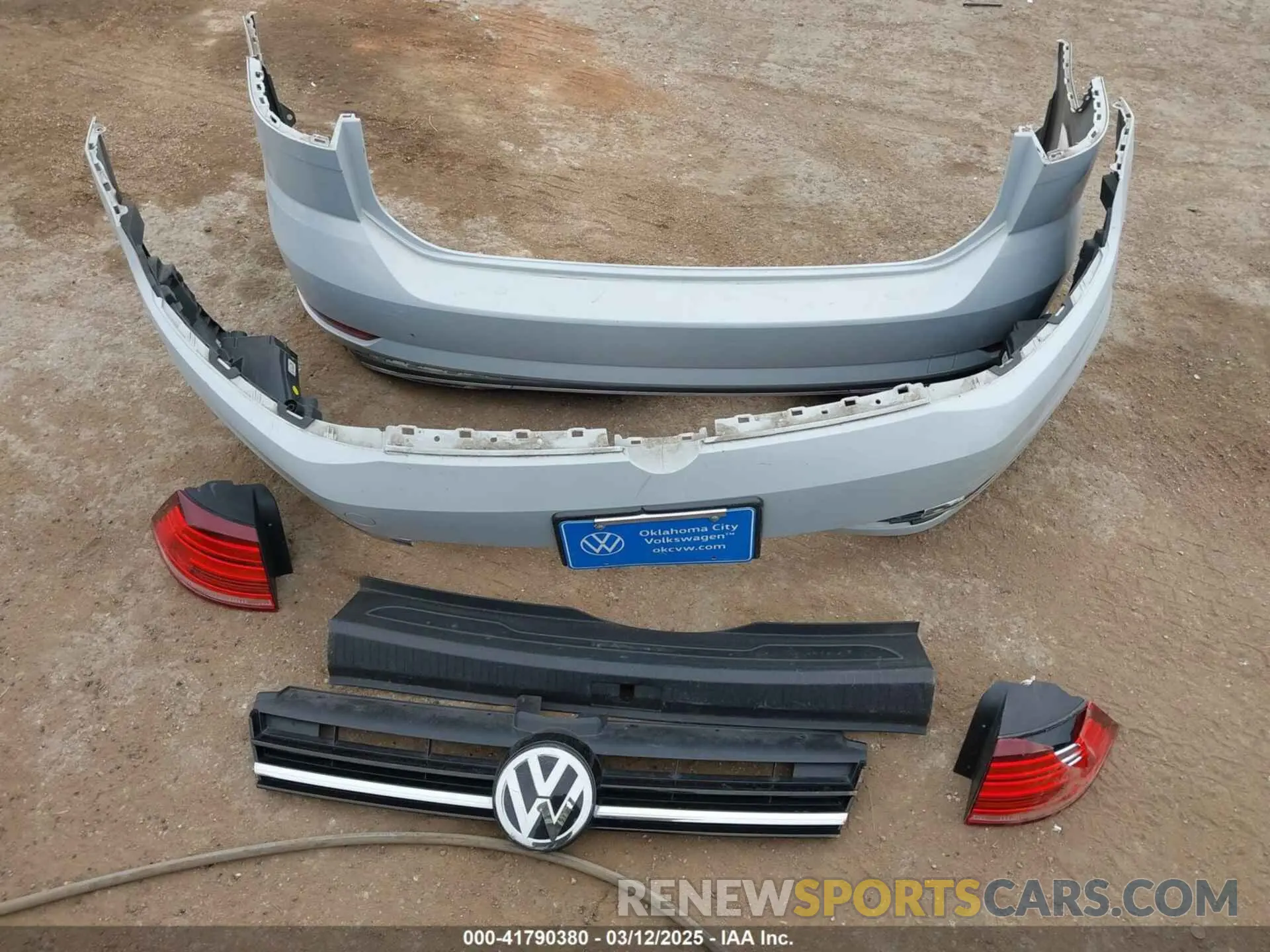 12 Photograph of a damaged car 3VWY57AU7KM502547 VOLKSWAGEN GOLF SPORTWAGEN 2019