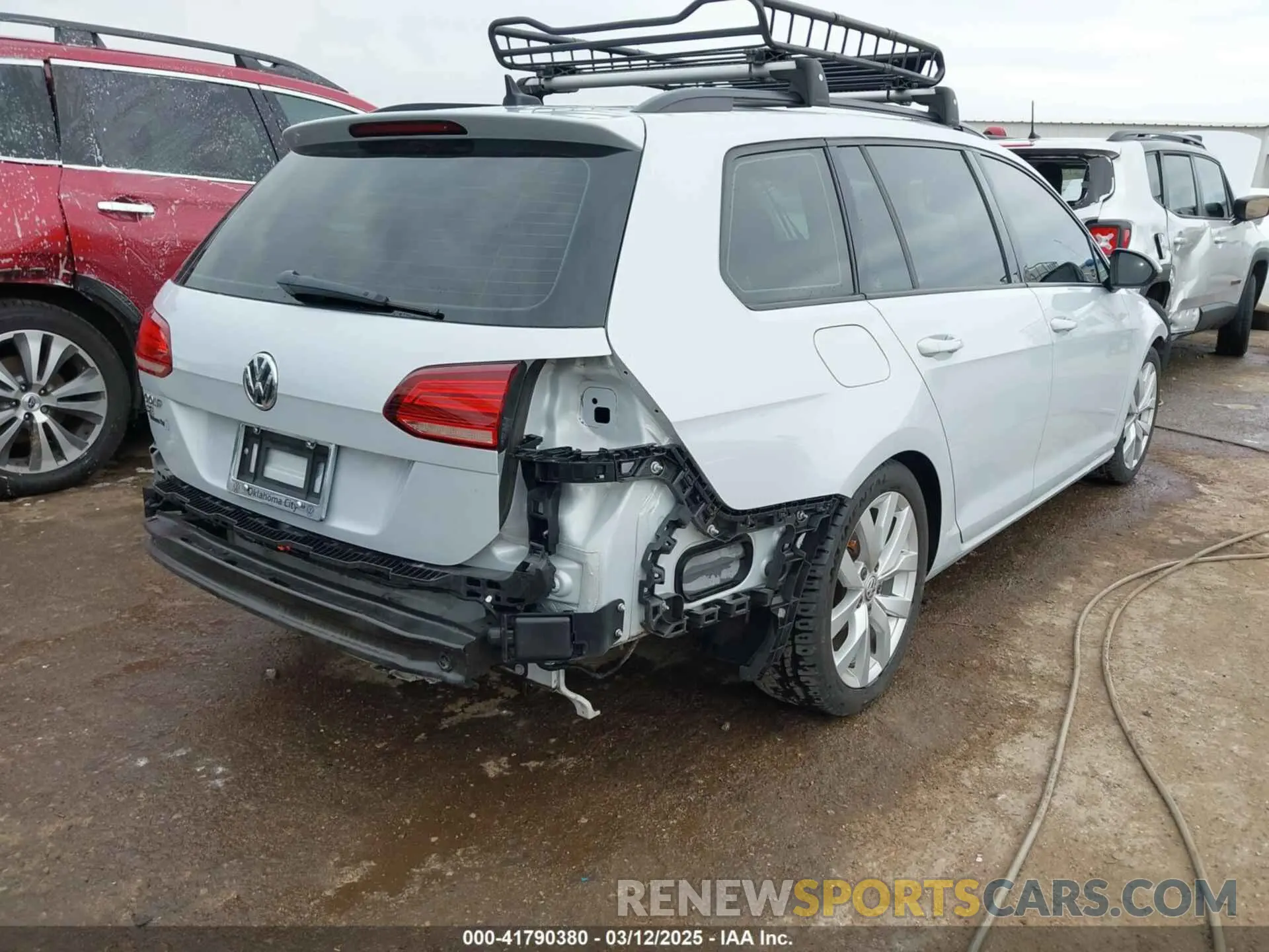 4 Photograph of a damaged car 3VWY57AU7KM502547 VOLKSWAGEN GOLF SPORTWAGEN 2019