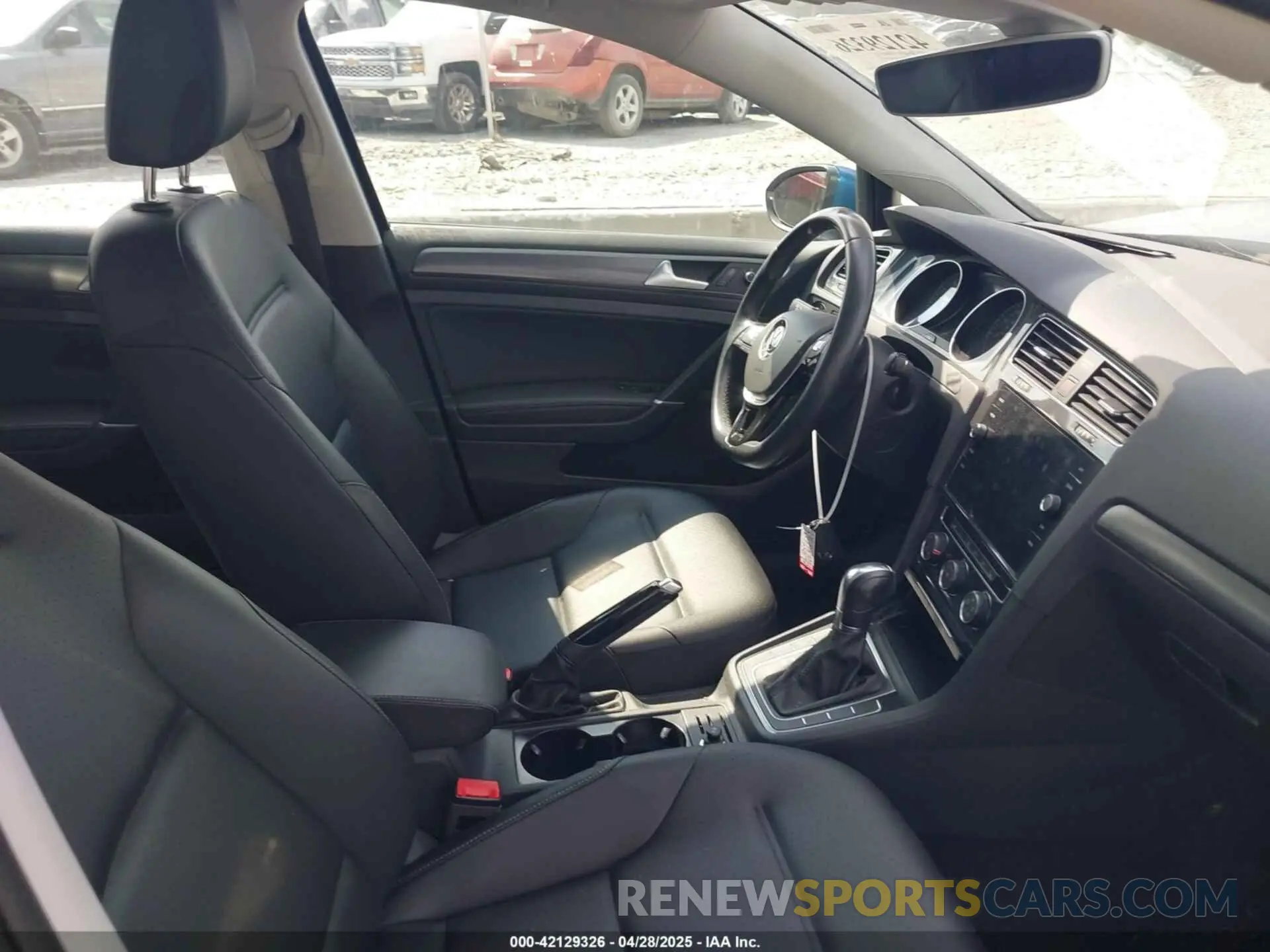 5 Photograph of a damaged car 3VWY57AU9KM510861 VOLKSWAGEN GOLF SPORTWAGEN 2019