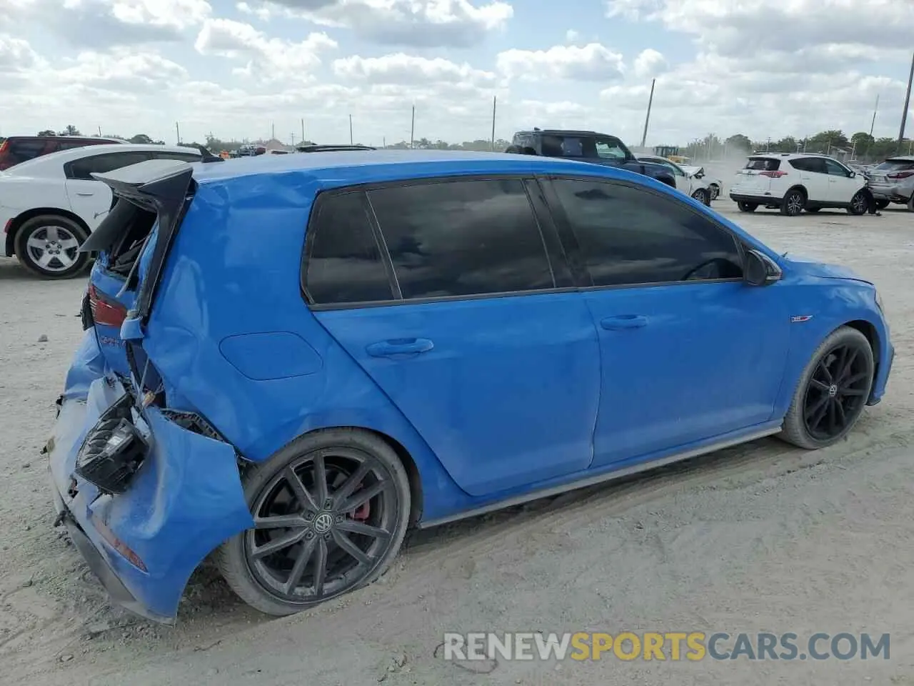 3 Photograph of a damaged car 3VW5T7AU8KM015673 VOLKSWAGEN GTI 2019