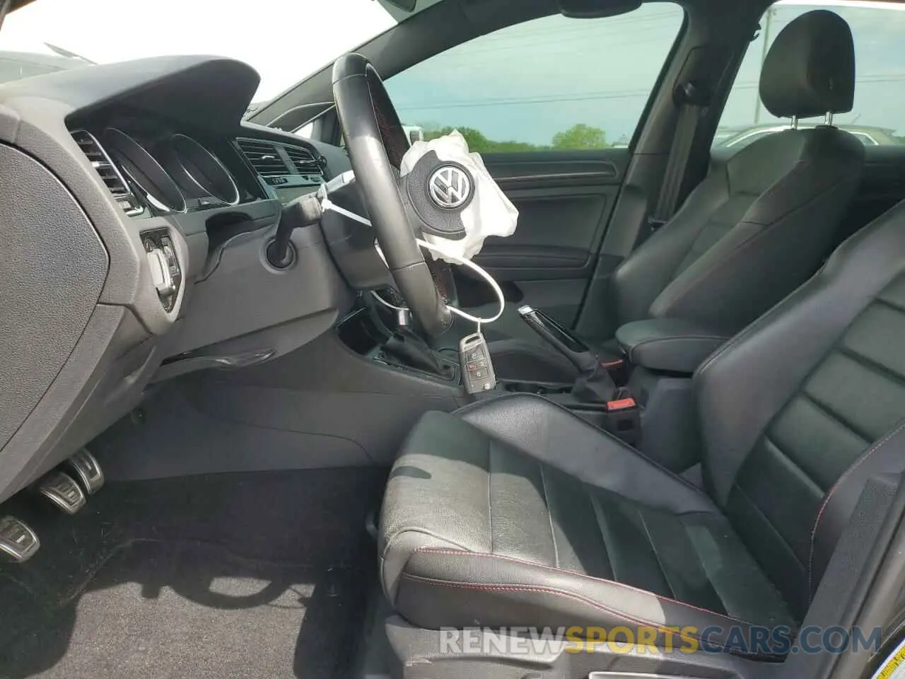 7 Photograph of a damaged car 3VW5T7AU9KM019831 VOLKSWAGEN GTI 2019