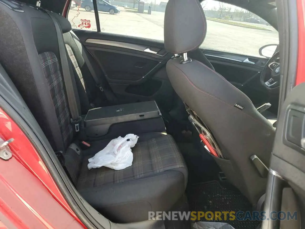 10 Photograph of a damaged car 3VW6T7AU0KM019091 VOLKSWAGEN GTI 2019