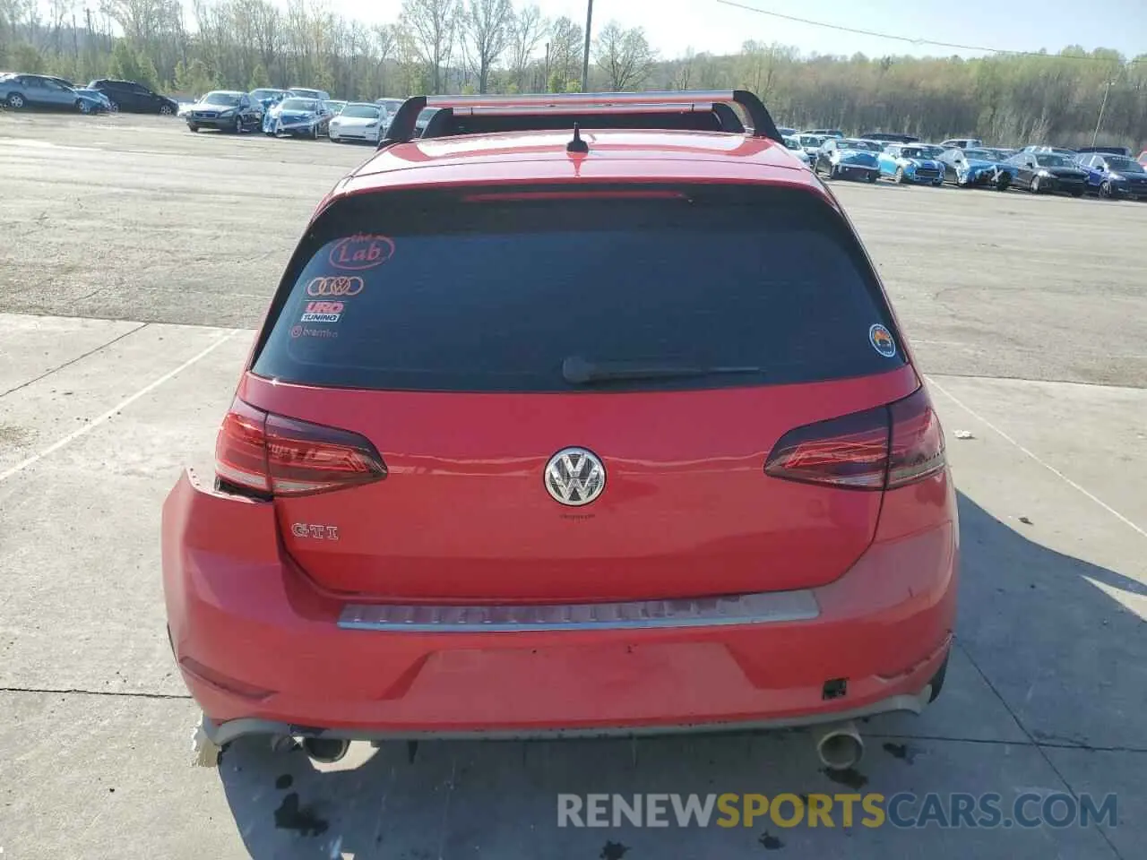 6 Photograph of a damaged car 3VW6T7AU0KM019091 VOLKSWAGEN GTI 2019