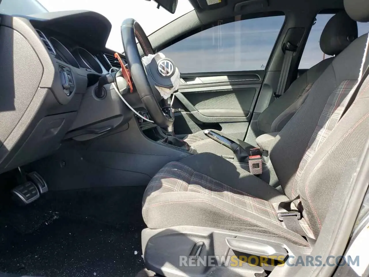7 Photograph of a damaged car 3VW6T7AU0KM024307 VOLKSWAGEN GTI 2019