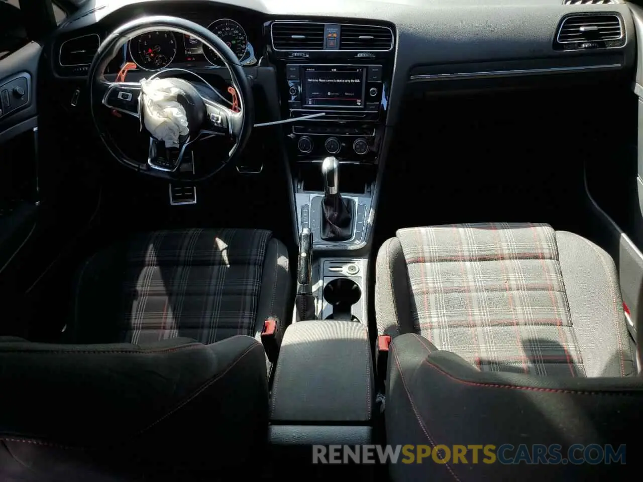 8 Photograph of a damaged car 3VW6T7AU0KM024307 VOLKSWAGEN GTI 2019