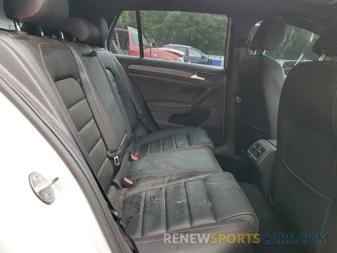 10 Photograph of a damaged car 3VW6T7AU4KM014234 VOLKSWAGEN GTI 2019
