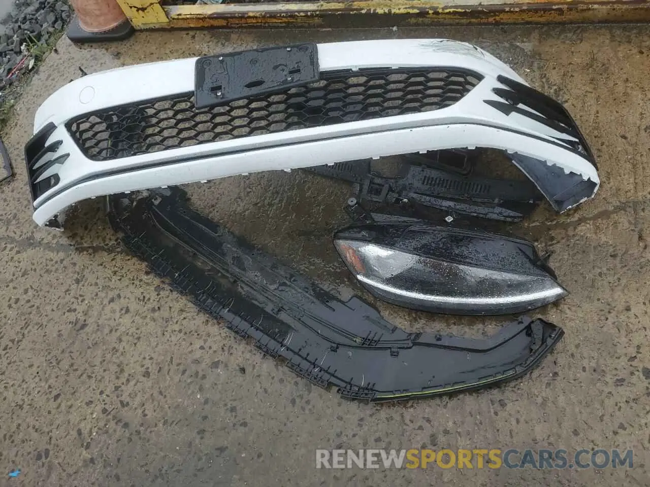 12 Photograph of a damaged car 3VW6T7AU6KM026482 VOLKSWAGEN GTI 2019
