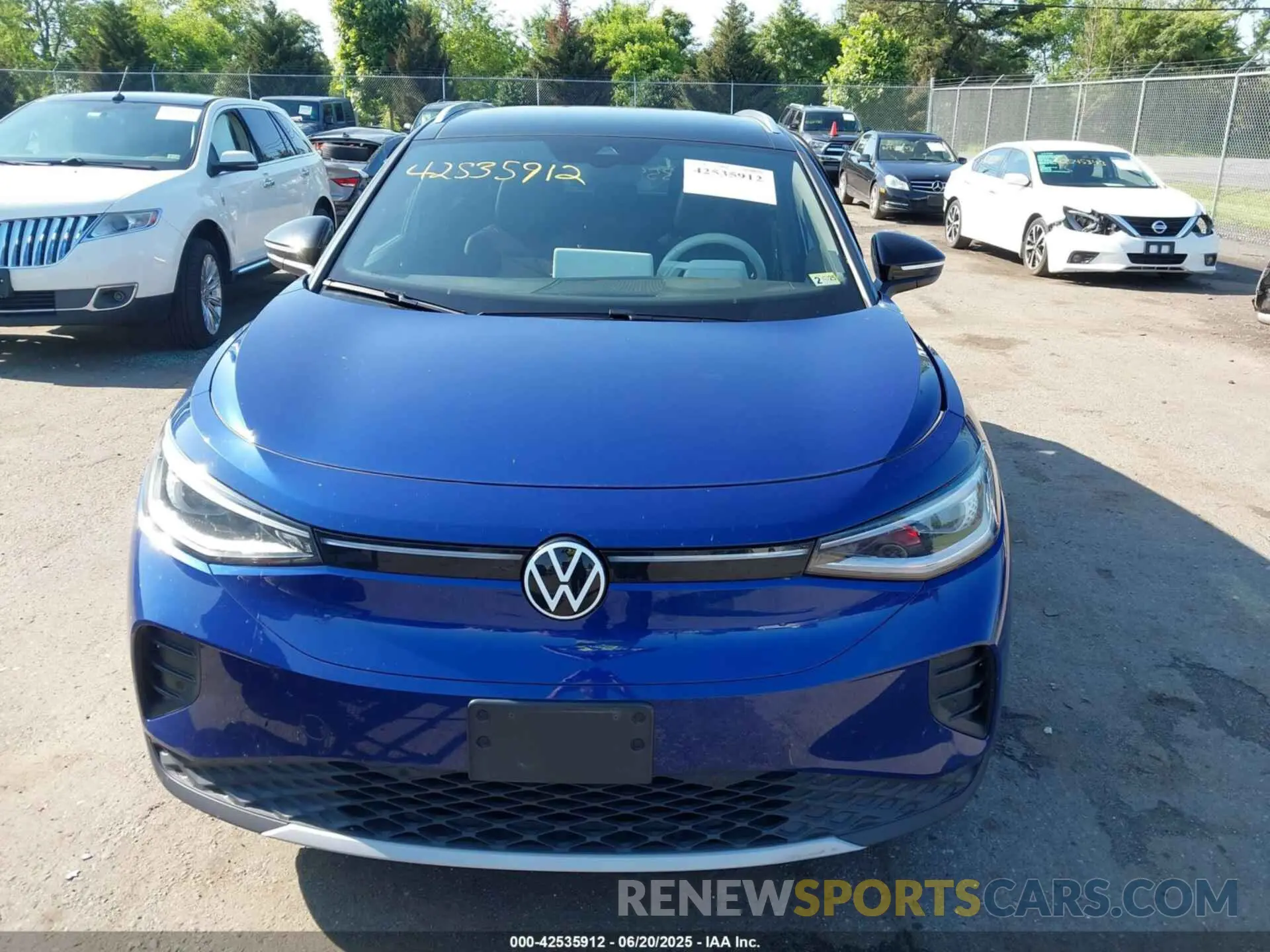 12 Photograph of a damaged car WVGDMPE28MP008784 VOLKSWAGEN ID.4 2021