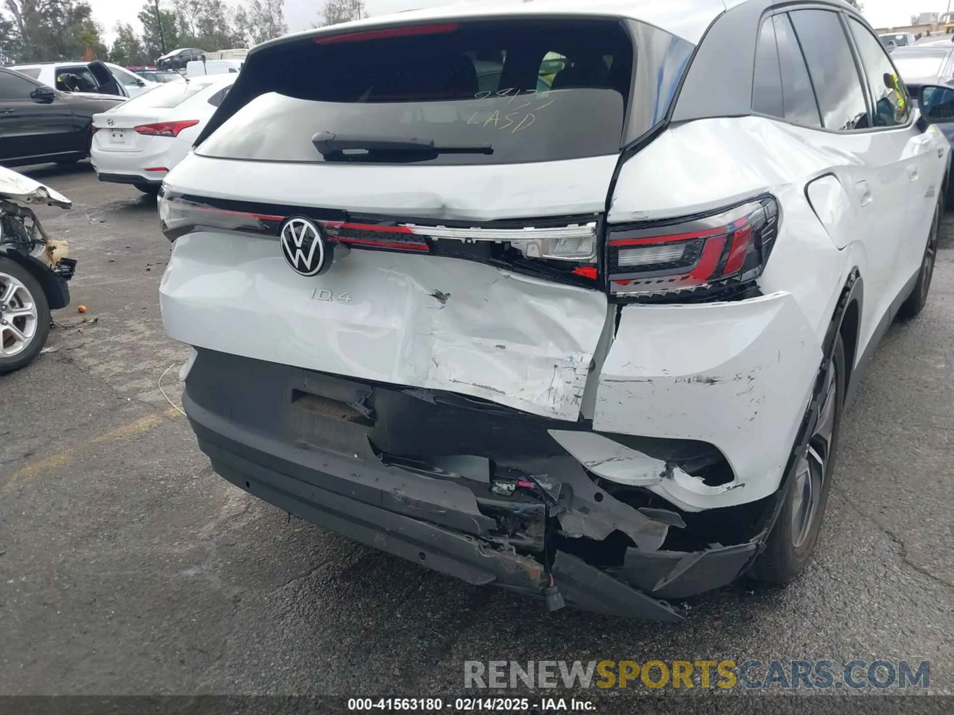 6 Photograph of a damaged car WVGRMPE21MP039428 VOLKSWAGEN ID.4 2021