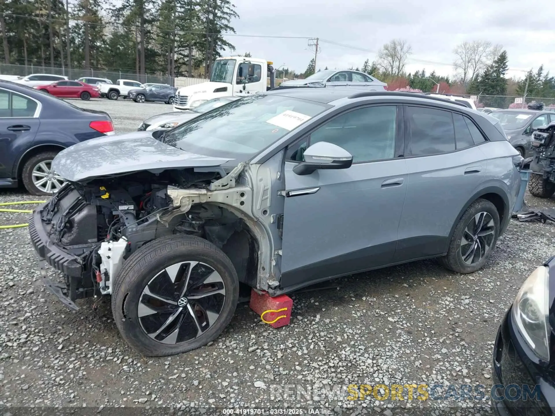 15 Photograph of a damaged car WVGTMPE24MP058240 VOLKSWAGEN ID.4 2021