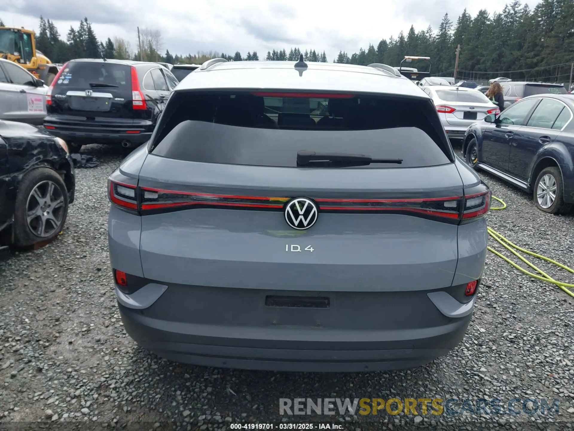 17 Photograph of a damaged car WVGTMPE24MP058240 VOLKSWAGEN ID.4 2021
