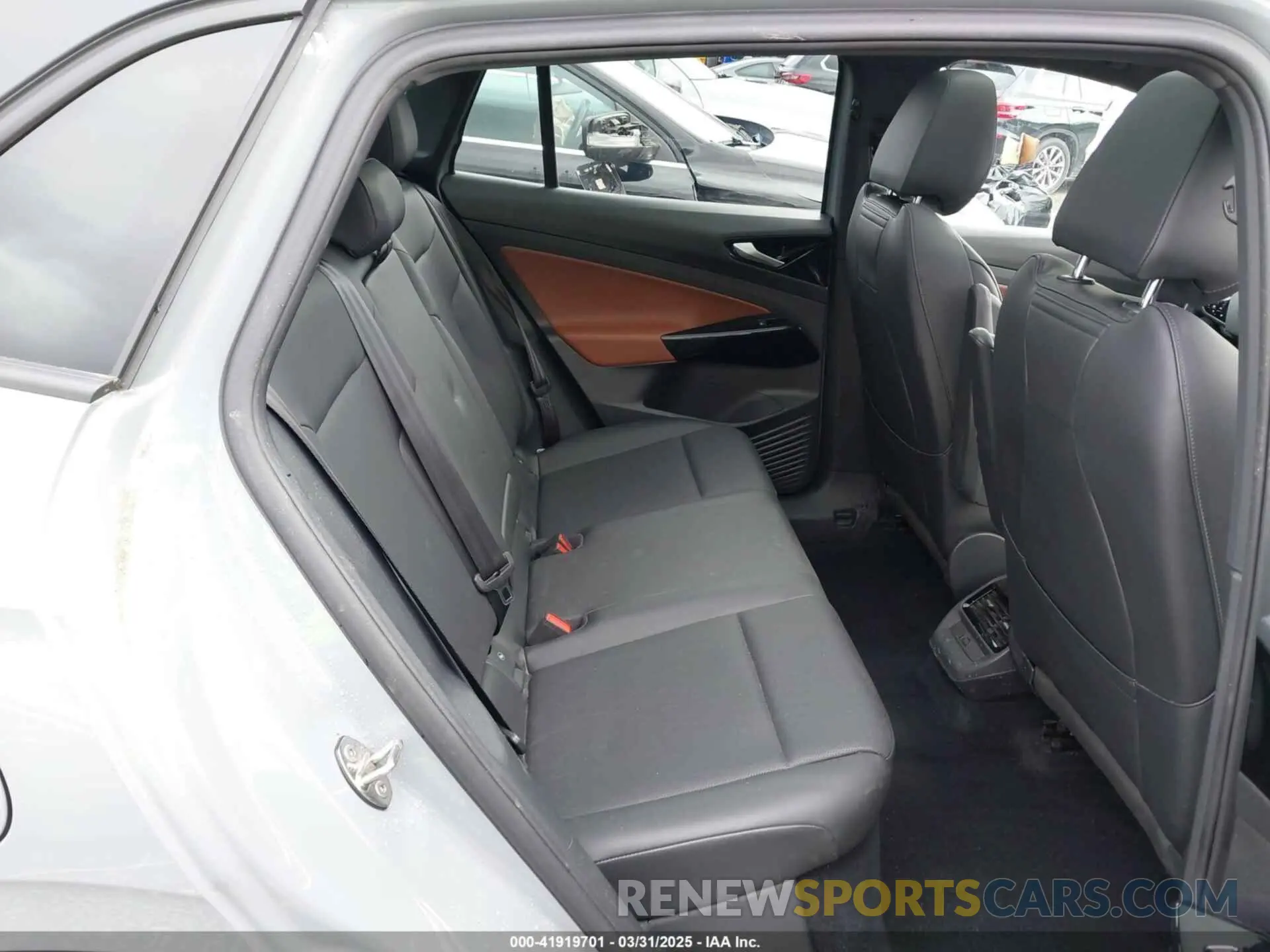 8 Photograph of a damaged car WVGTMPE24MP058240 VOLKSWAGEN ID.4 2021