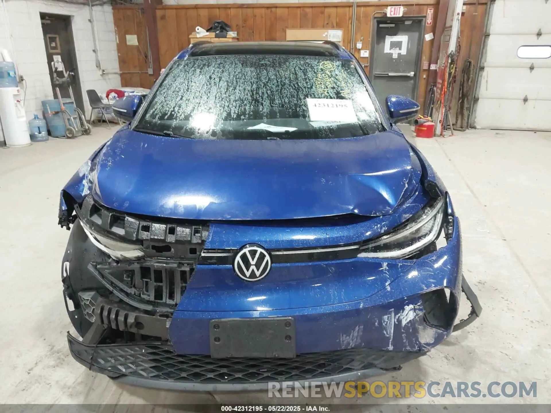 12 Photograph of a damaged car WVGTMPE29MP042468 VOLKSWAGEN ID.4 2021