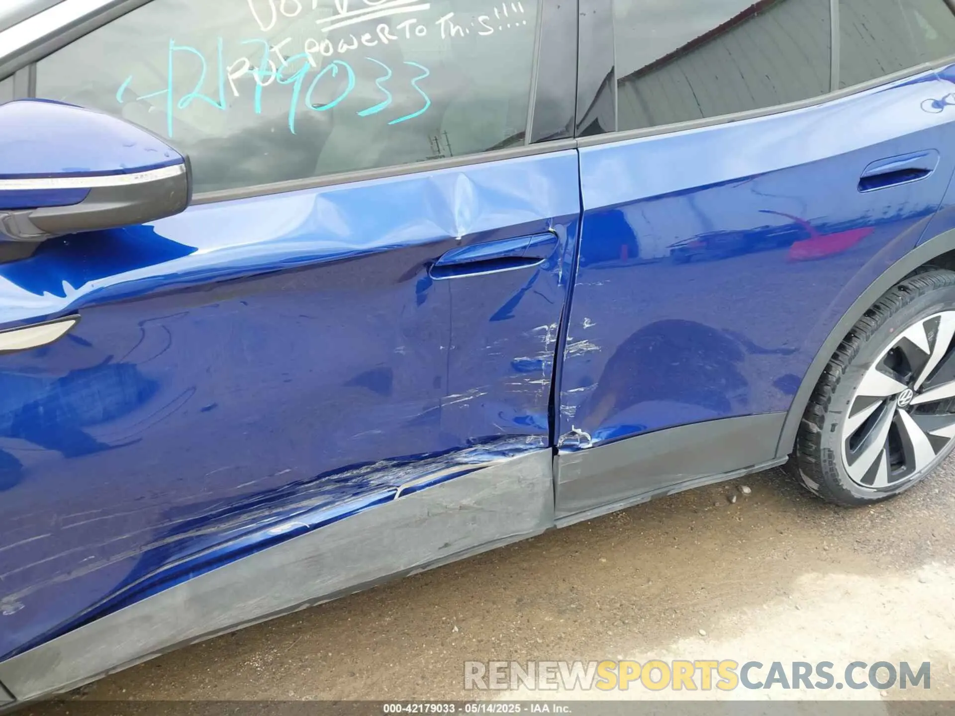10 Photograph of a damaged car WVGUNPE23MP063706 VOLKSWAGEN ID.4 2021