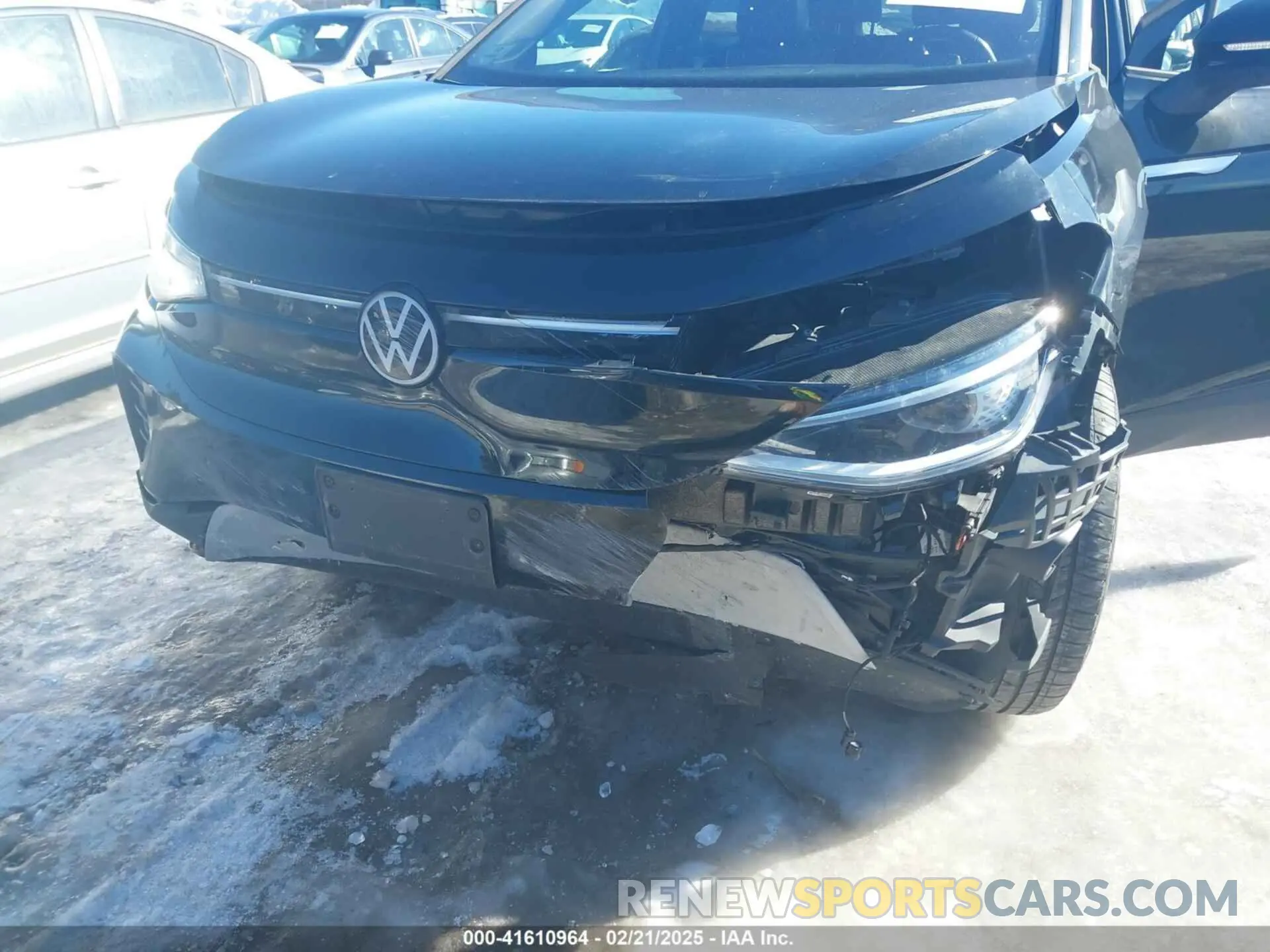 6 Photograph of a damaged car WVGUNPE25MP057812 VOLKSWAGEN ID.4 2021