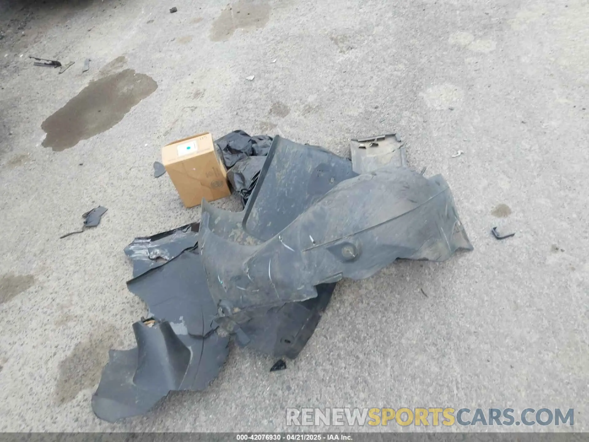 12 Photograph of a damaged car WVGUNPE2XMP059507 VOLKSWAGEN ID.4 2021