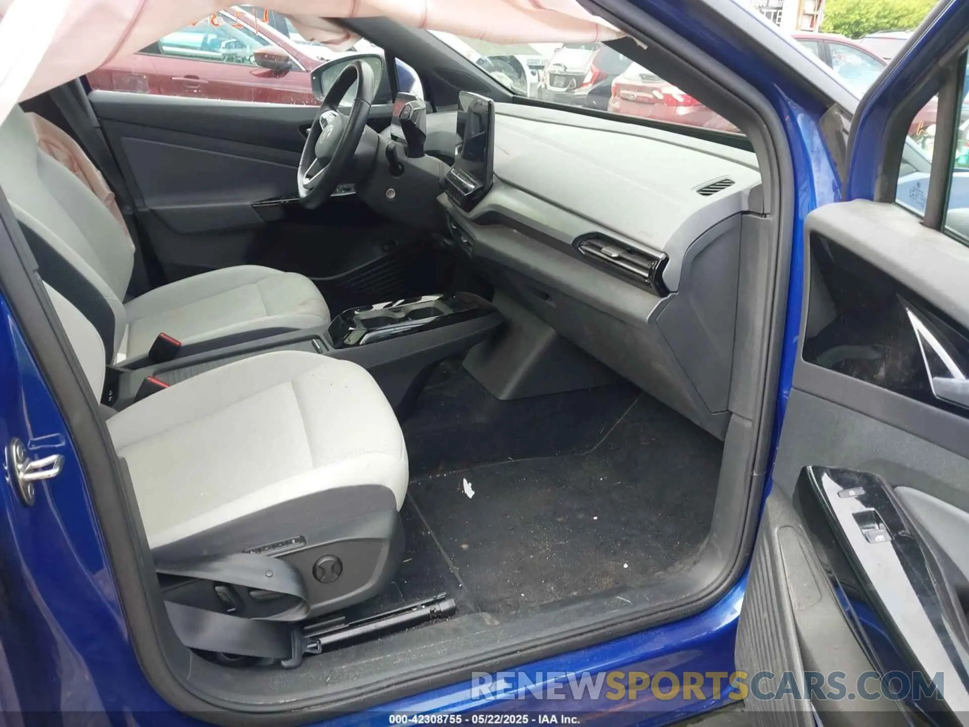 5 Photograph of a damaged car WVGGNPE20NP037028 VOLKSWAGEN ID.4 2022